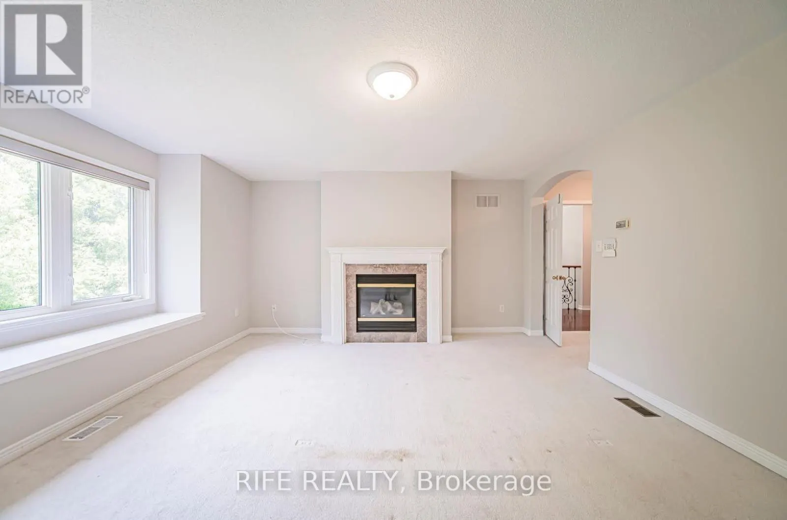 37 BURNDENFORD CRESCENT