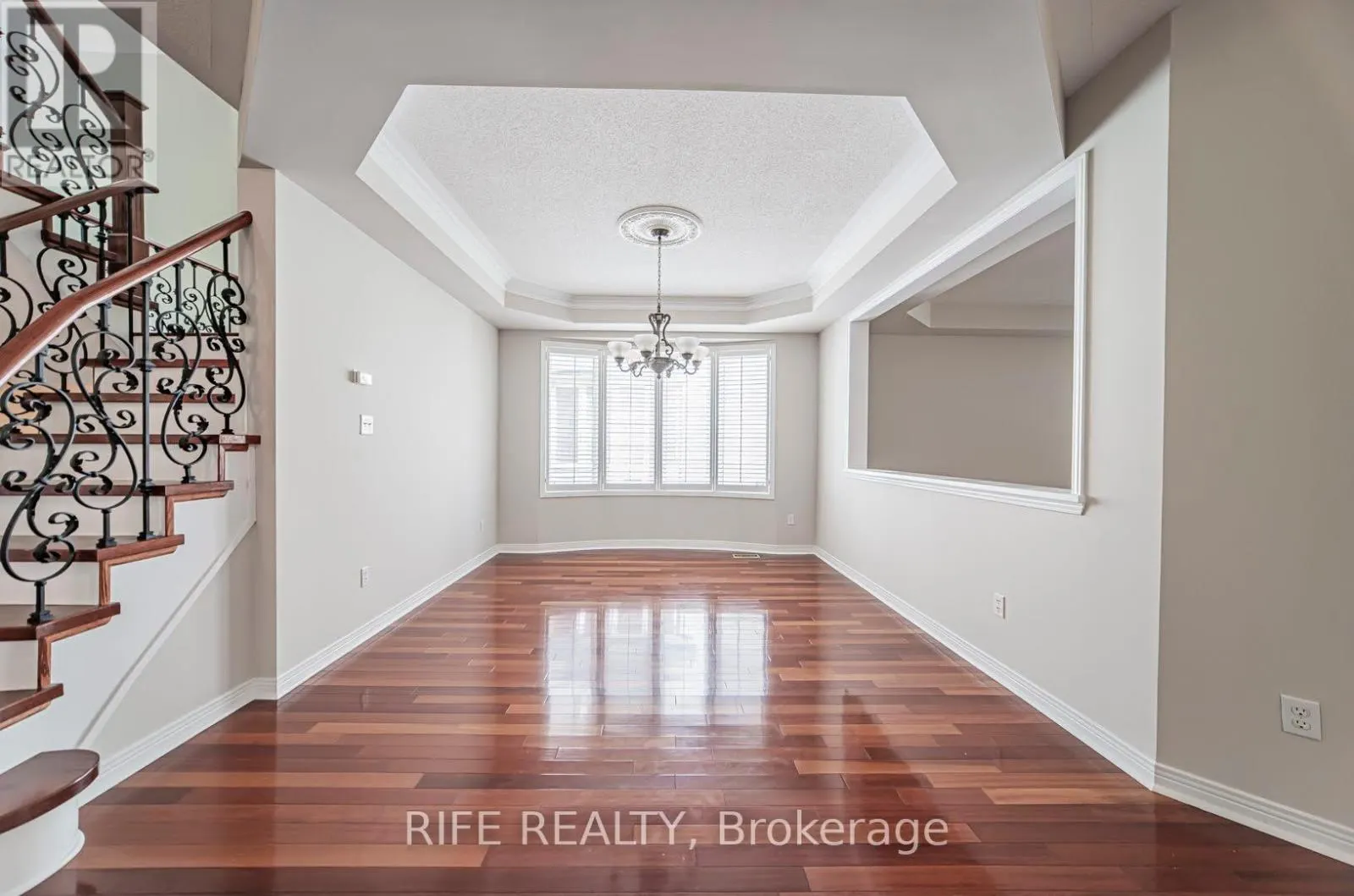 37 BURNDENFORD CRESCENT