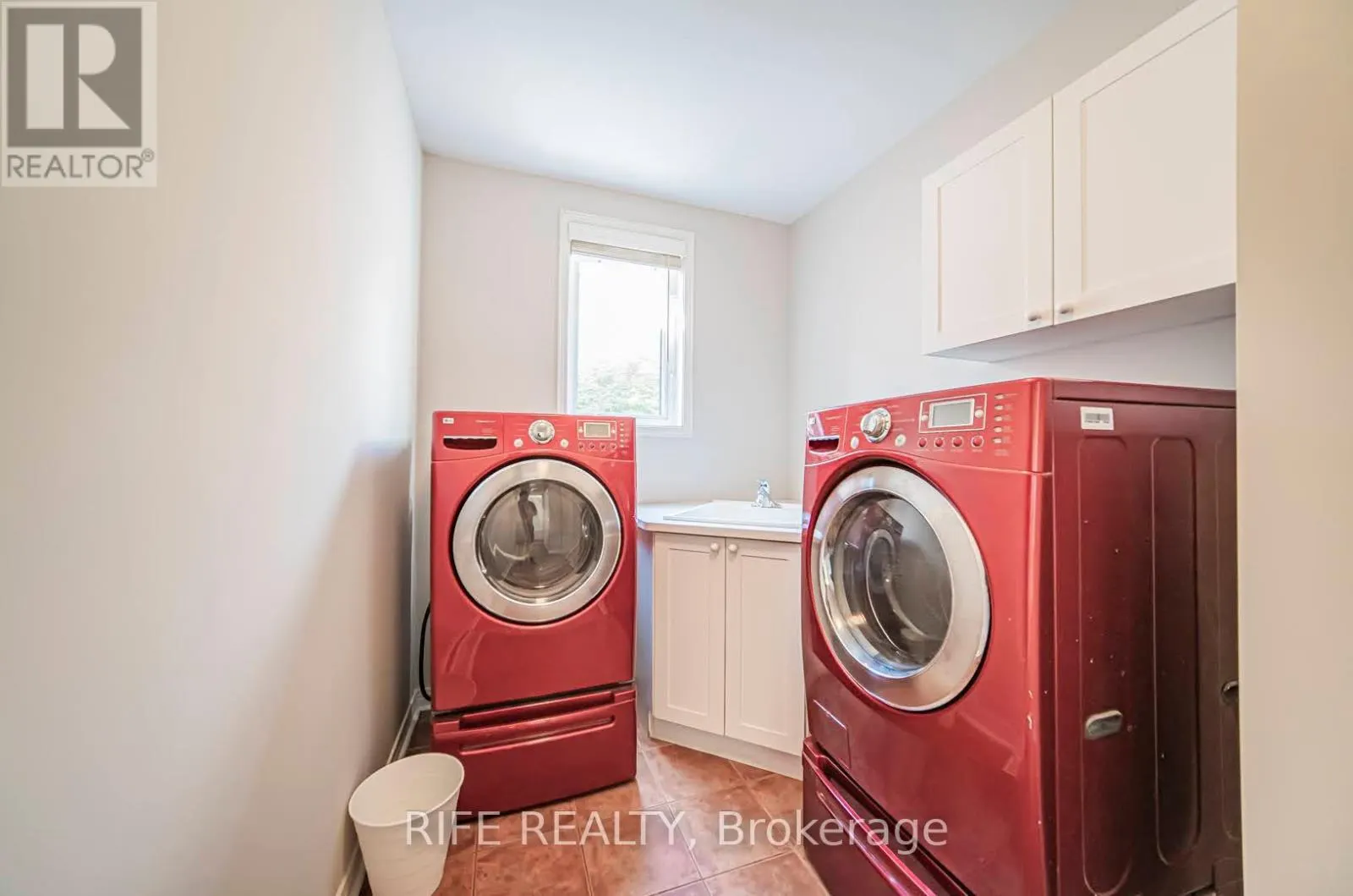37 BURNDENFORD CRESCENT