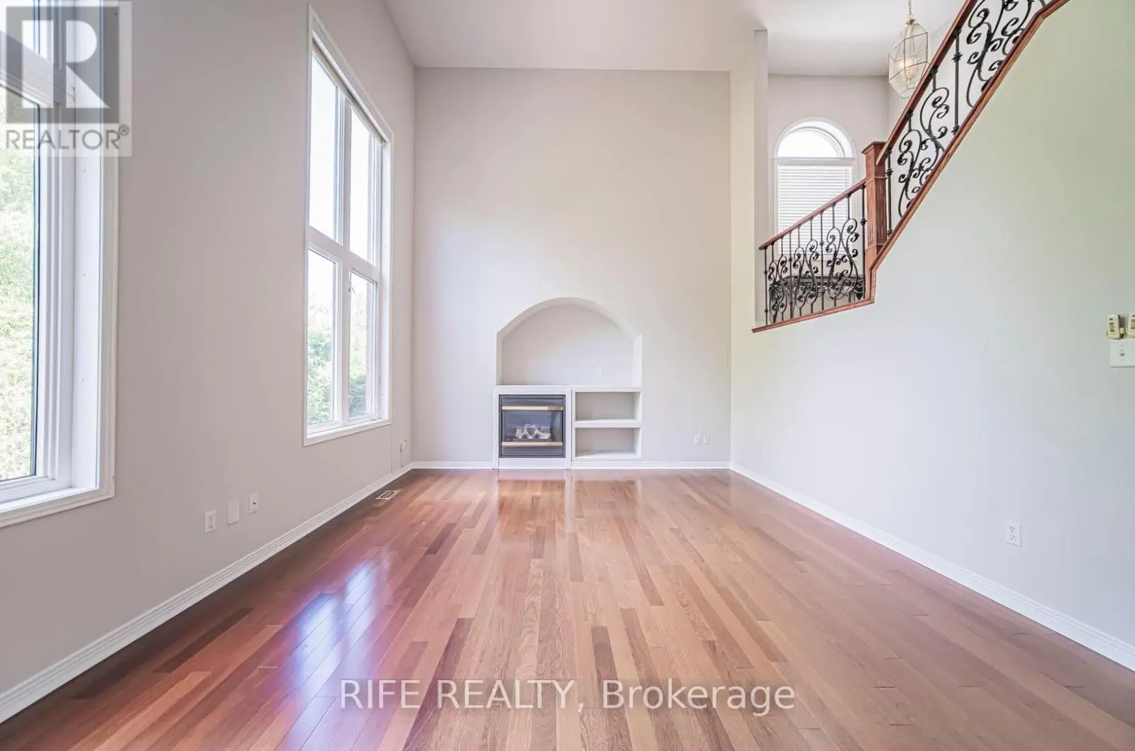 37 BURNDENFORD CRESCENT