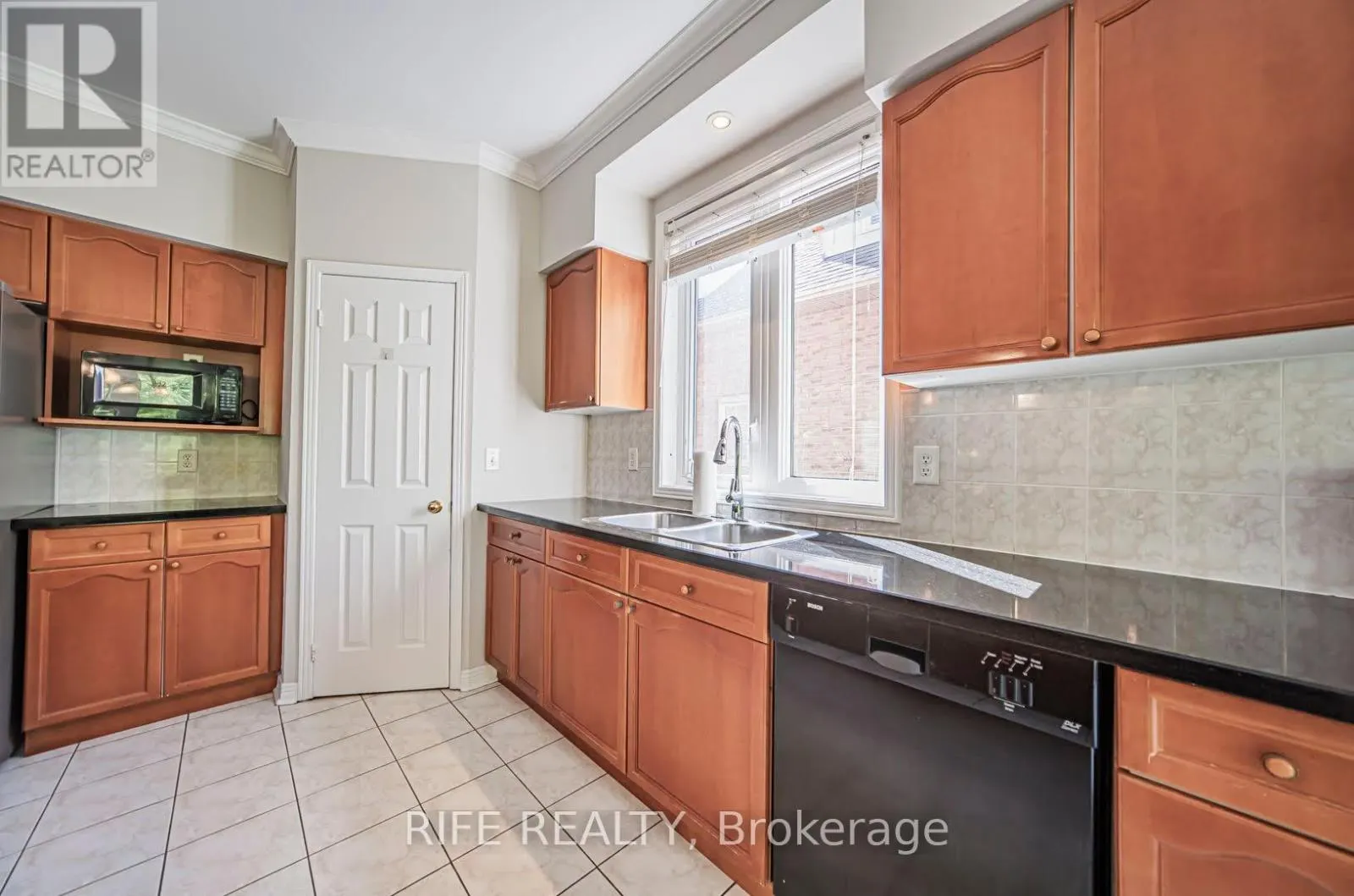 37 BURNDENFORD CRESCENT