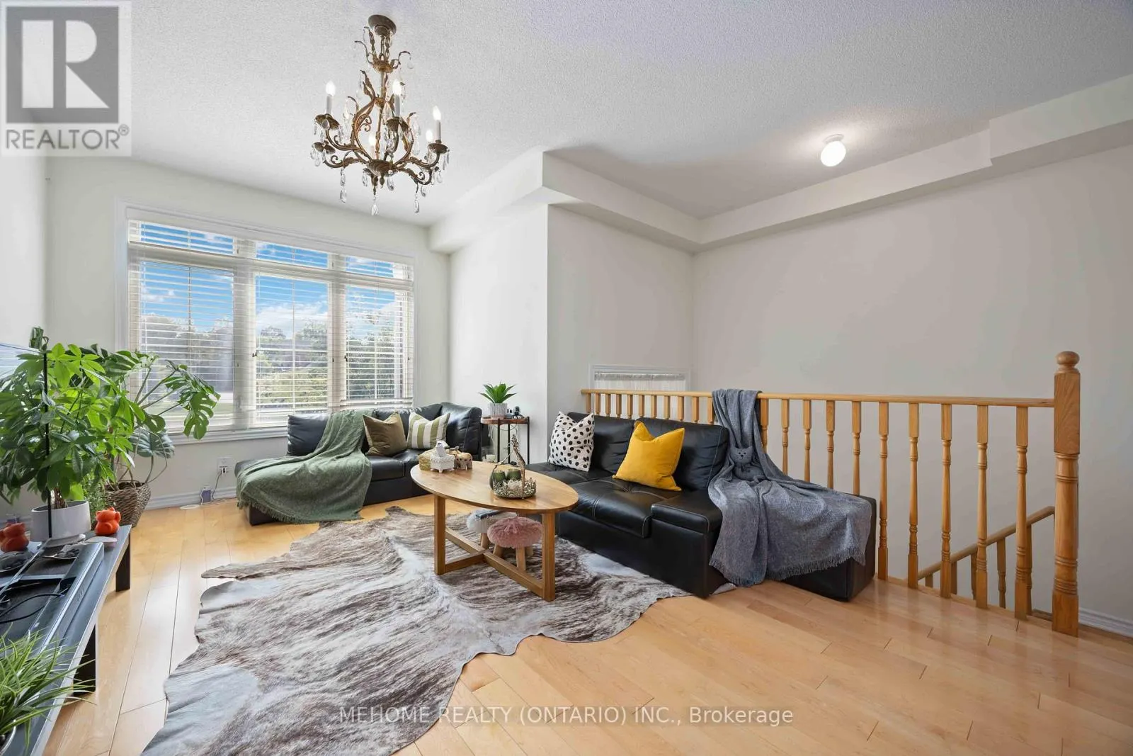 251 DUNDAS WAY