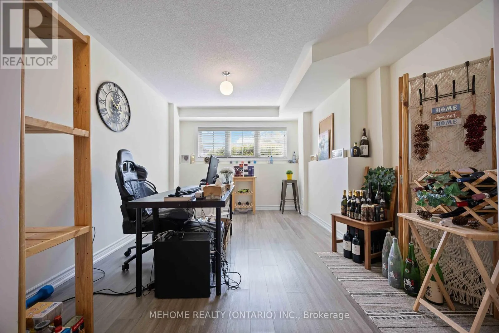 251 DUNDAS WAY
