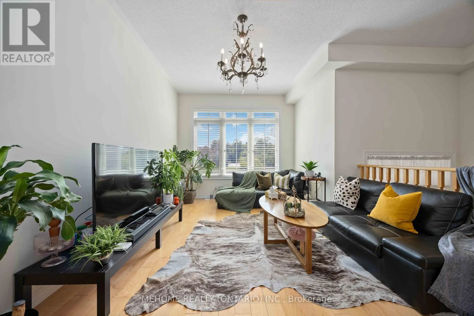 251 DUNDAS WAY
