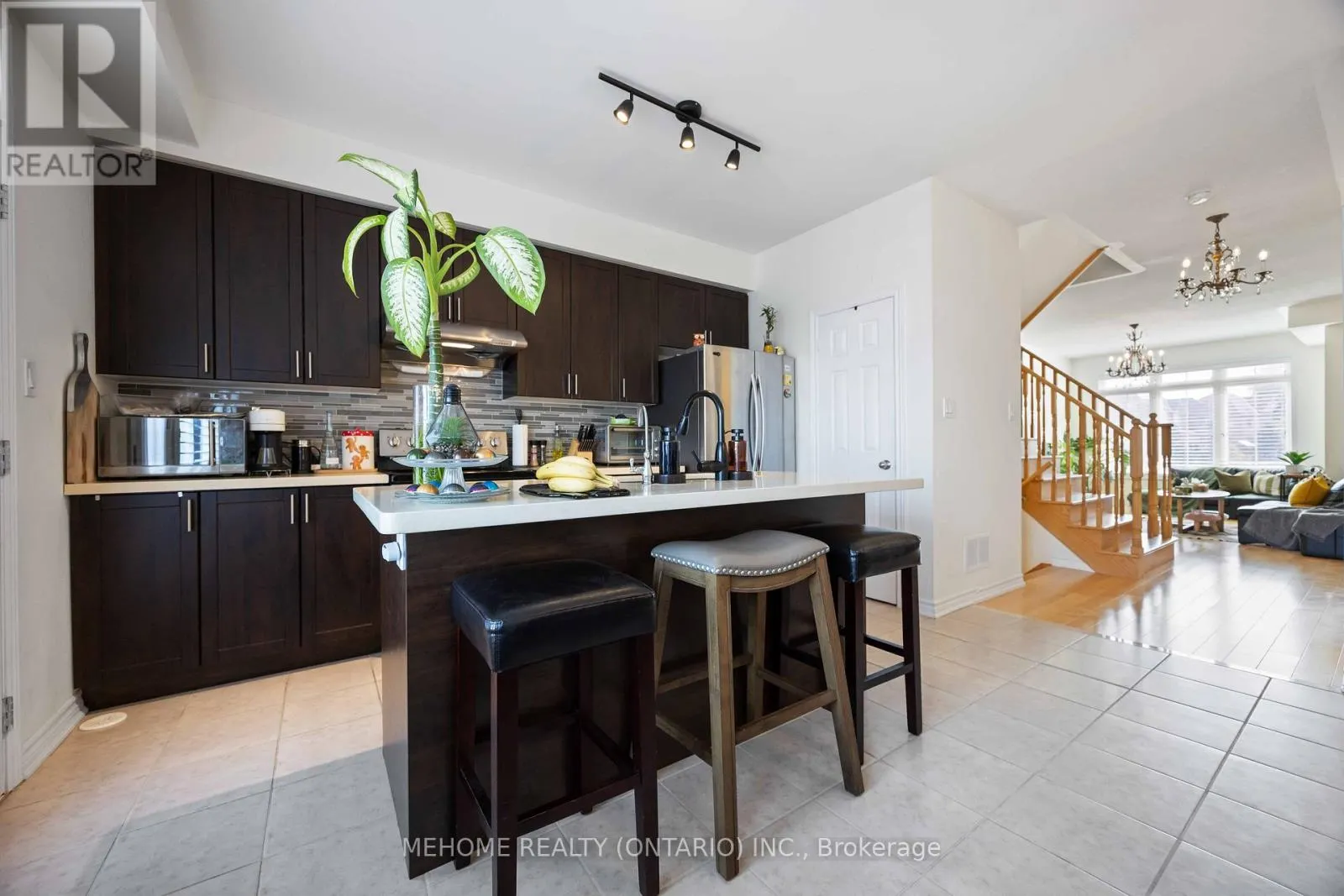251 DUNDAS WAY