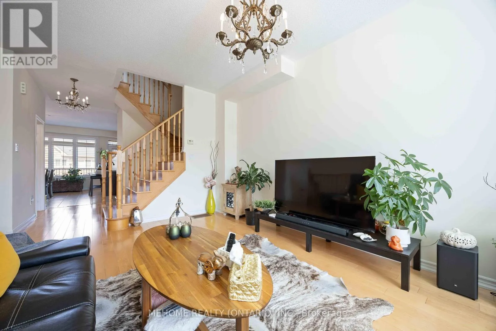 251 DUNDAS WAY