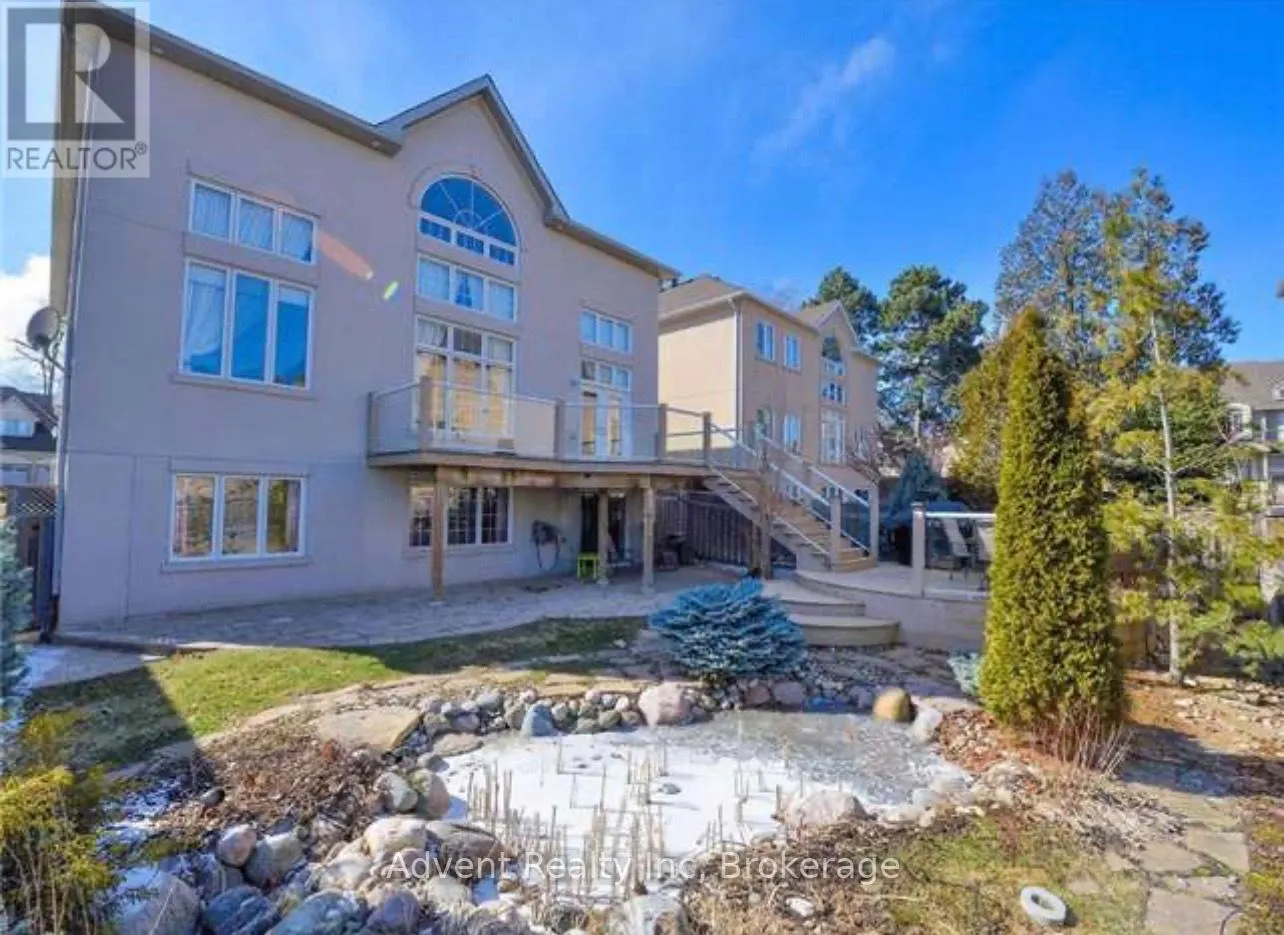 17 WARDEN WOODS COURT