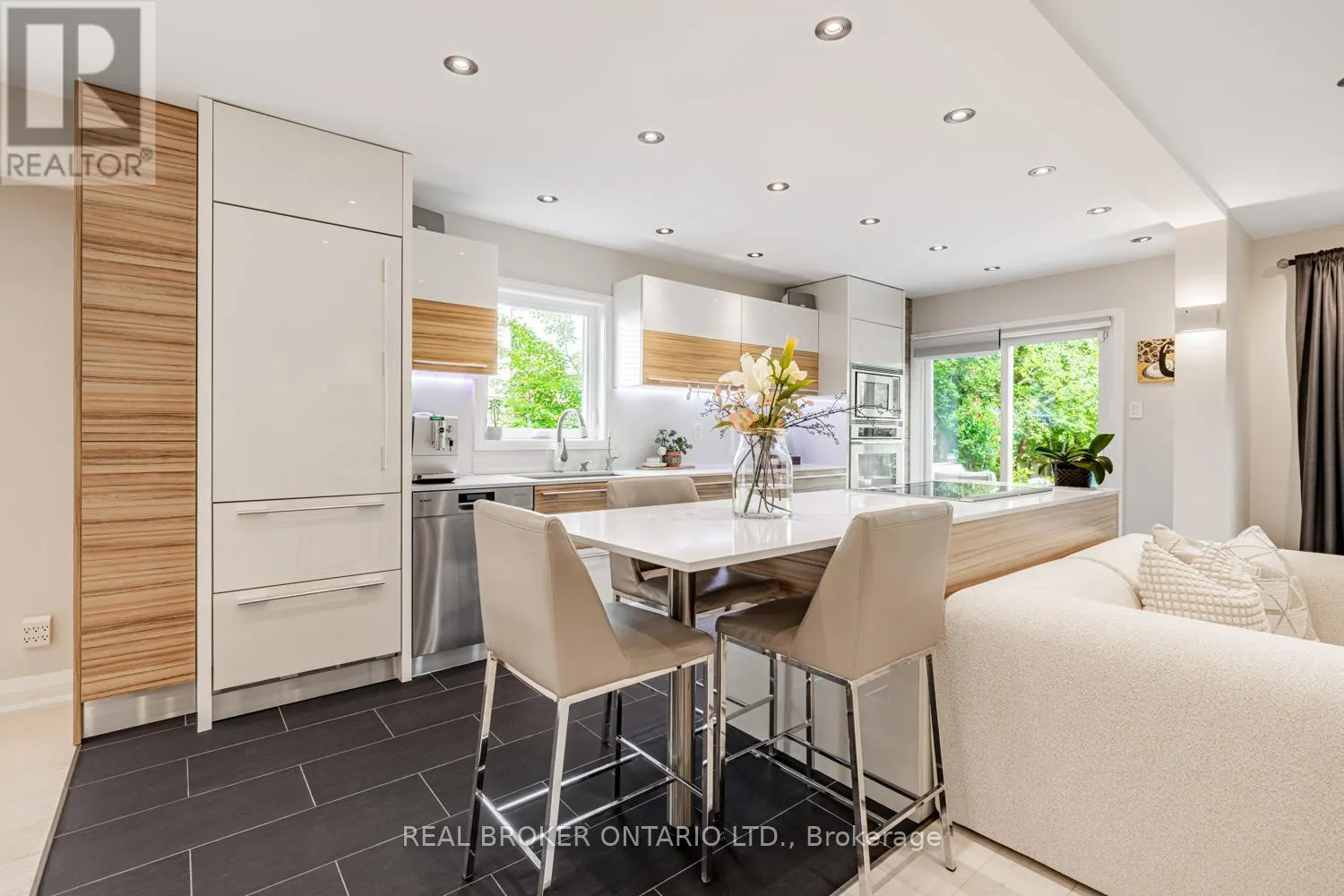 57 GLENMANOR WAY