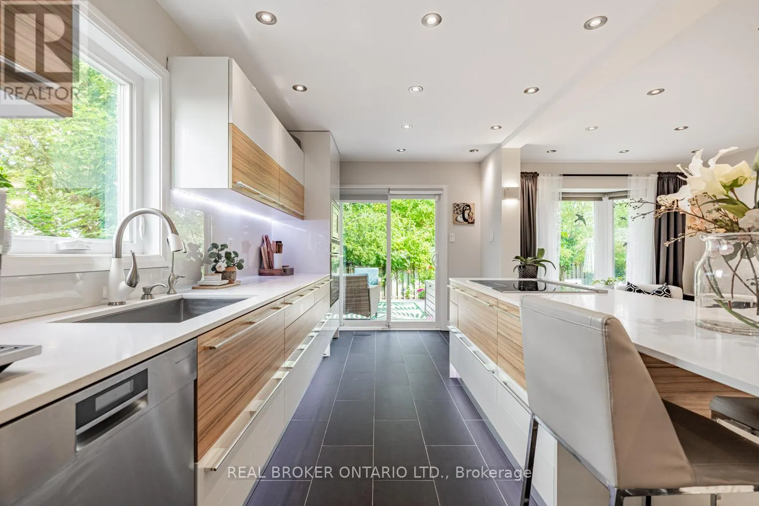 57 GLENMANOR WAY