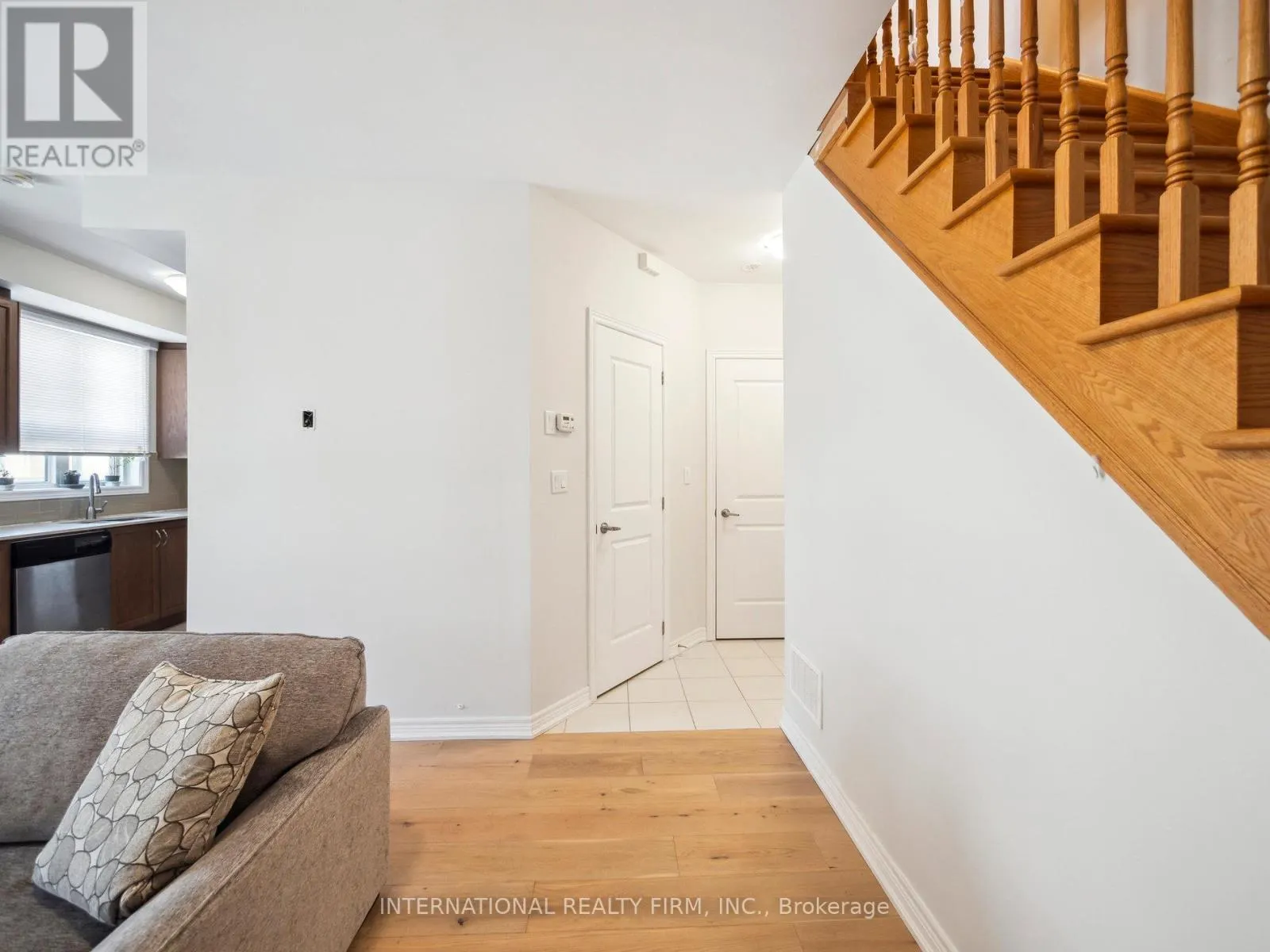 14 - 9621 JANE STREET
