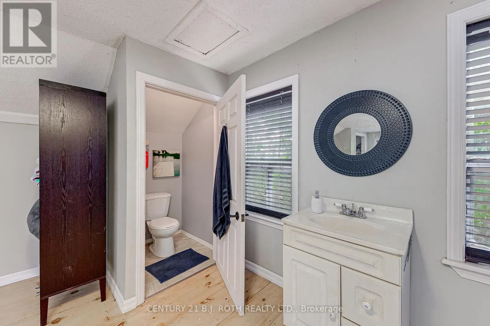 17 DENNEY DRIVE