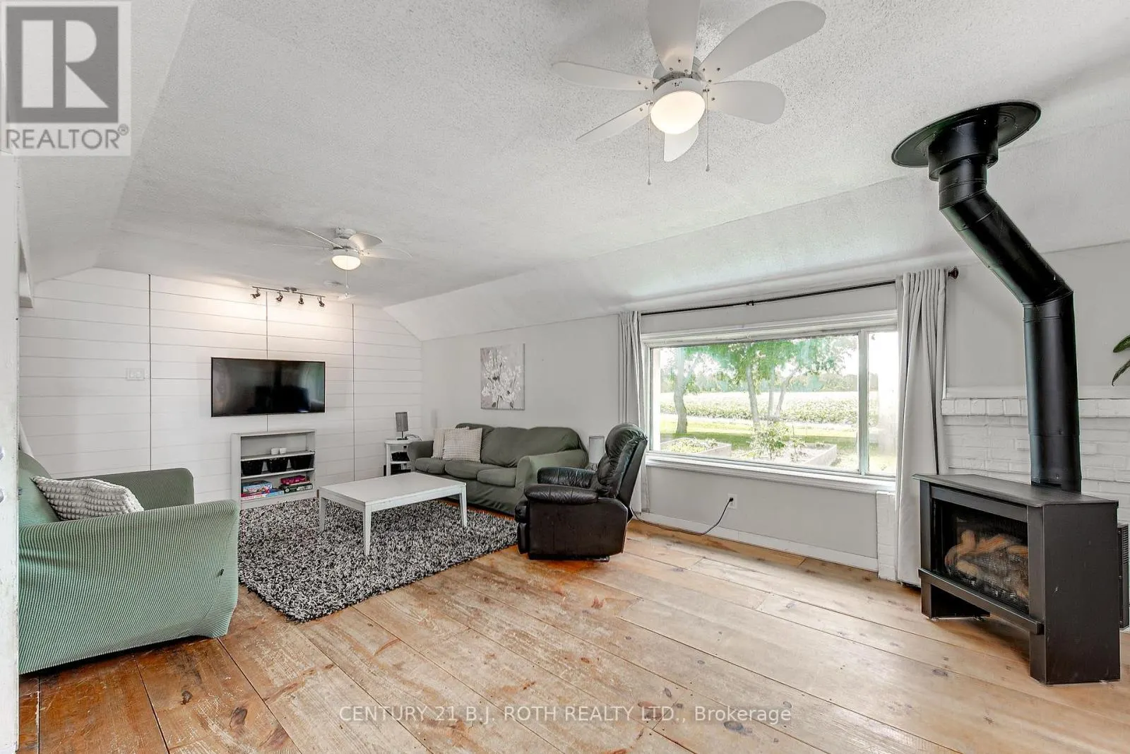 17 DENNEY DRIVE