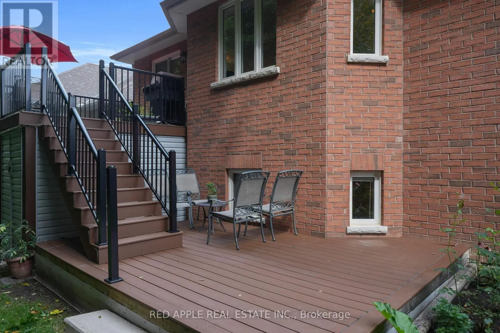 9 SUTHERLAND AVENUE
