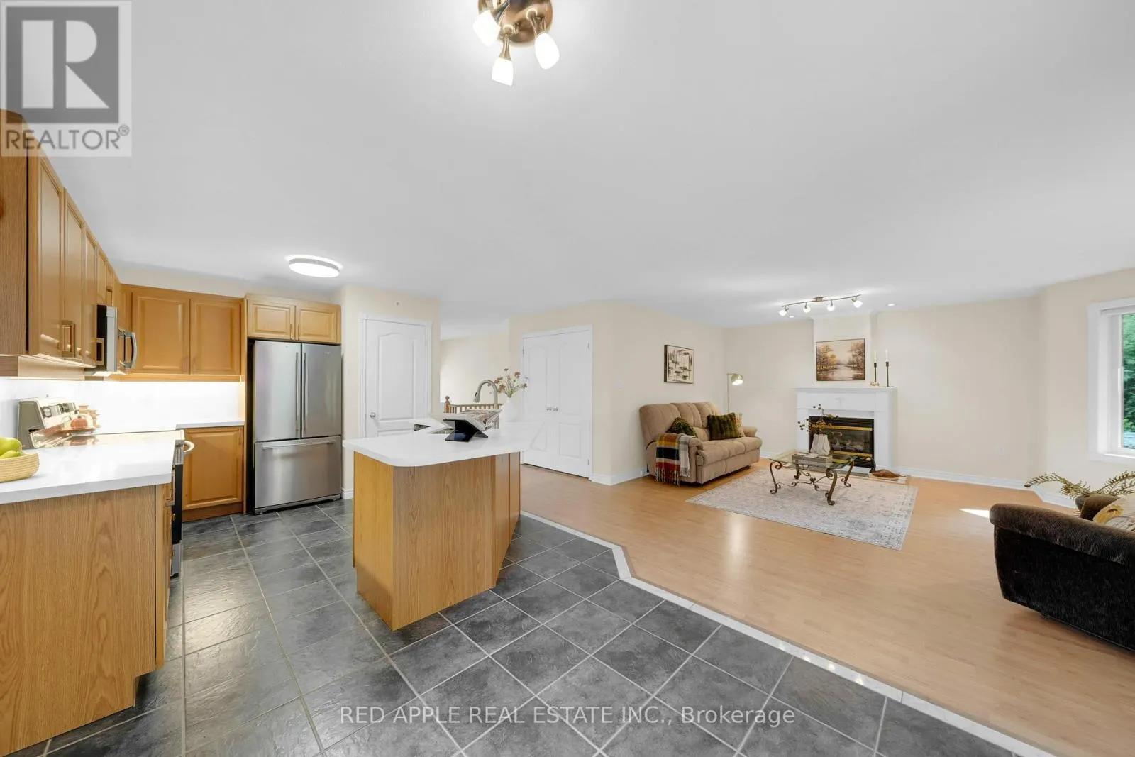 9 SUTHERLAND AVENUE
