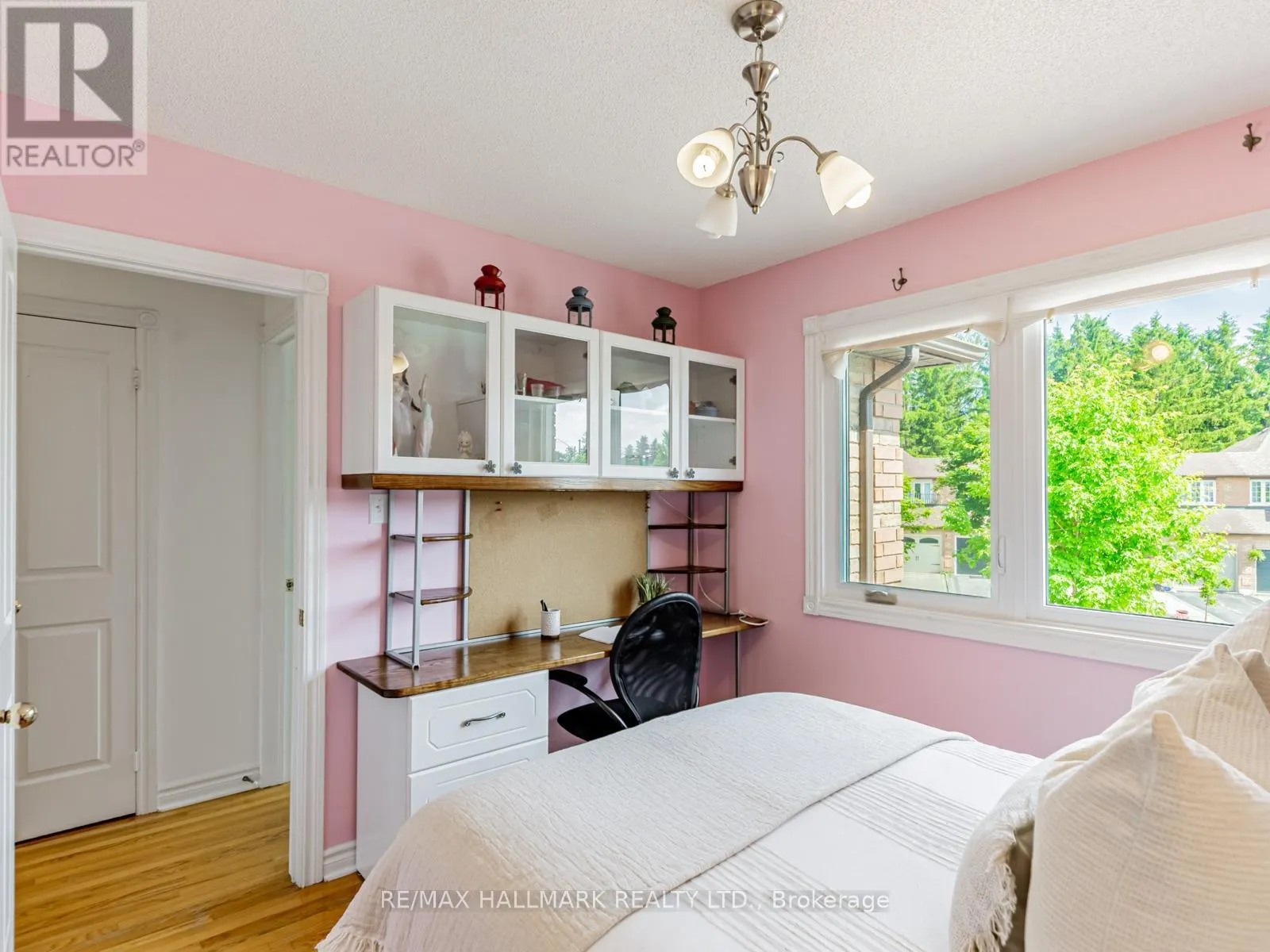 52 MISTLEFLOWER COURT