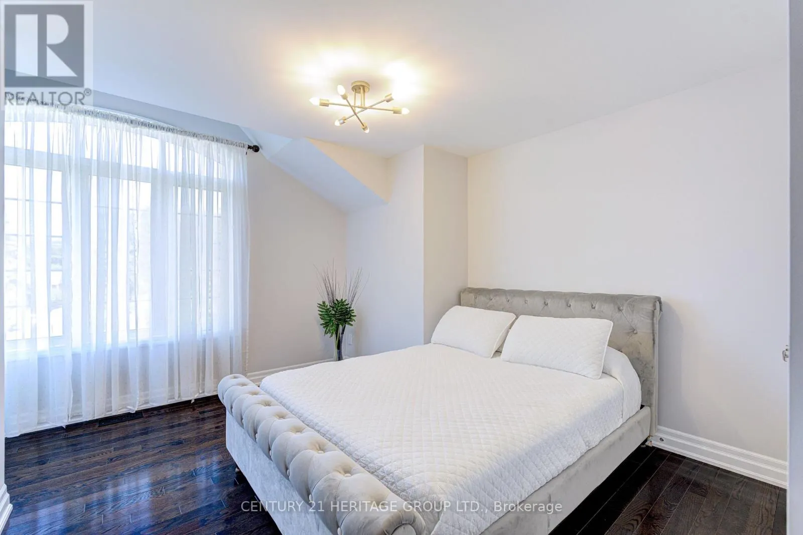57 ROBERT BERRY CRESCENT