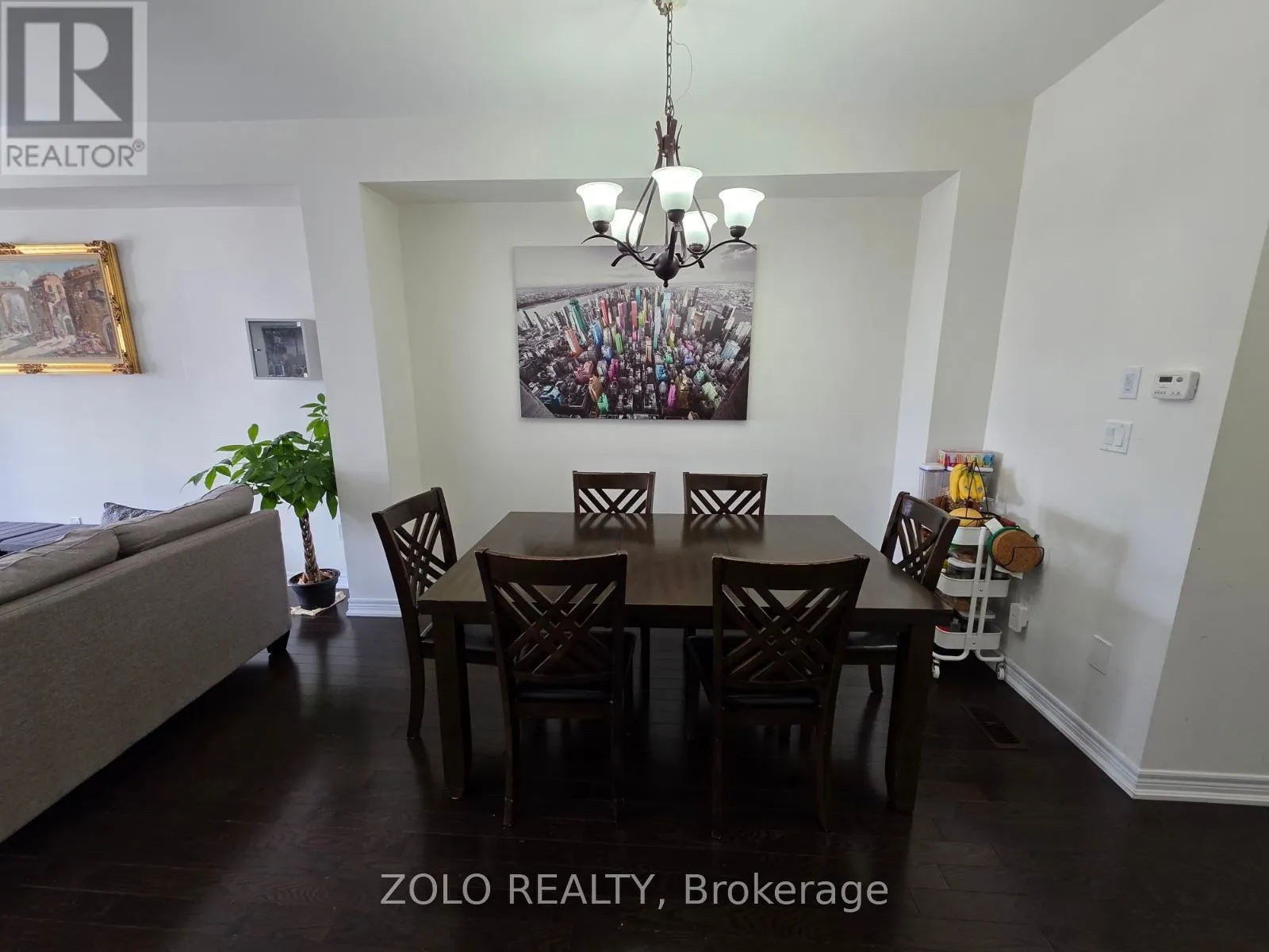 7 THORNAPPLE LANE