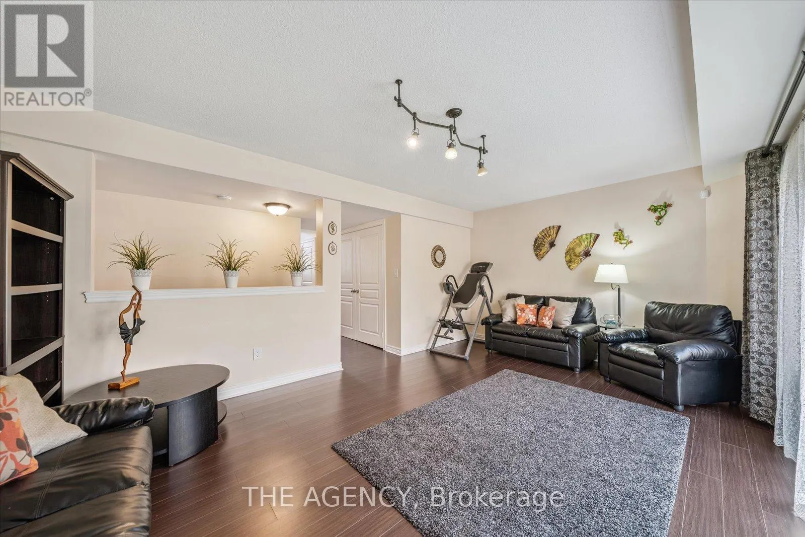 32 TIMNA CRESCENT
