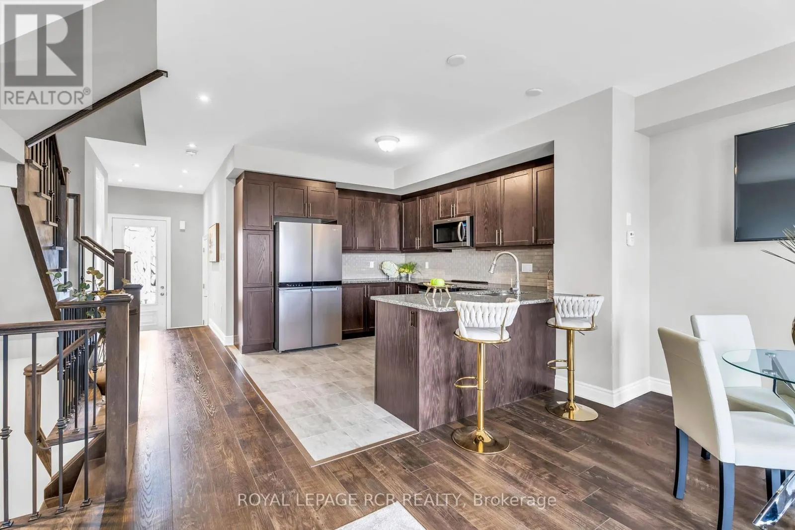 215 WALKER BOULEVARD