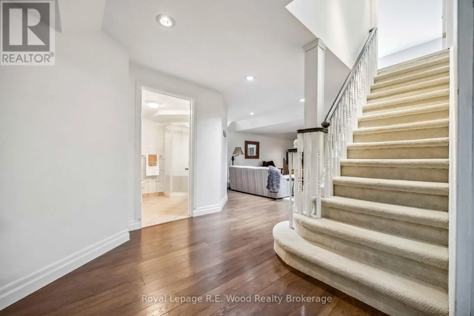3 LORWOOD COURT