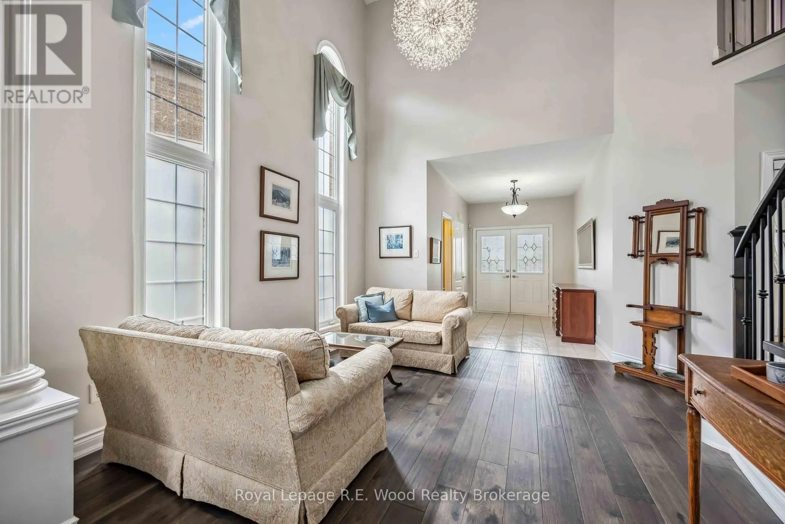 3 LORWOOD COURT