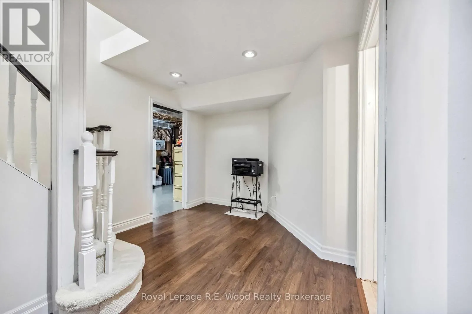 3 LORWOOD COURT