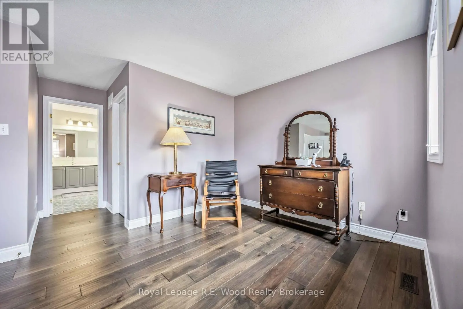 3 LORWOOD COURT