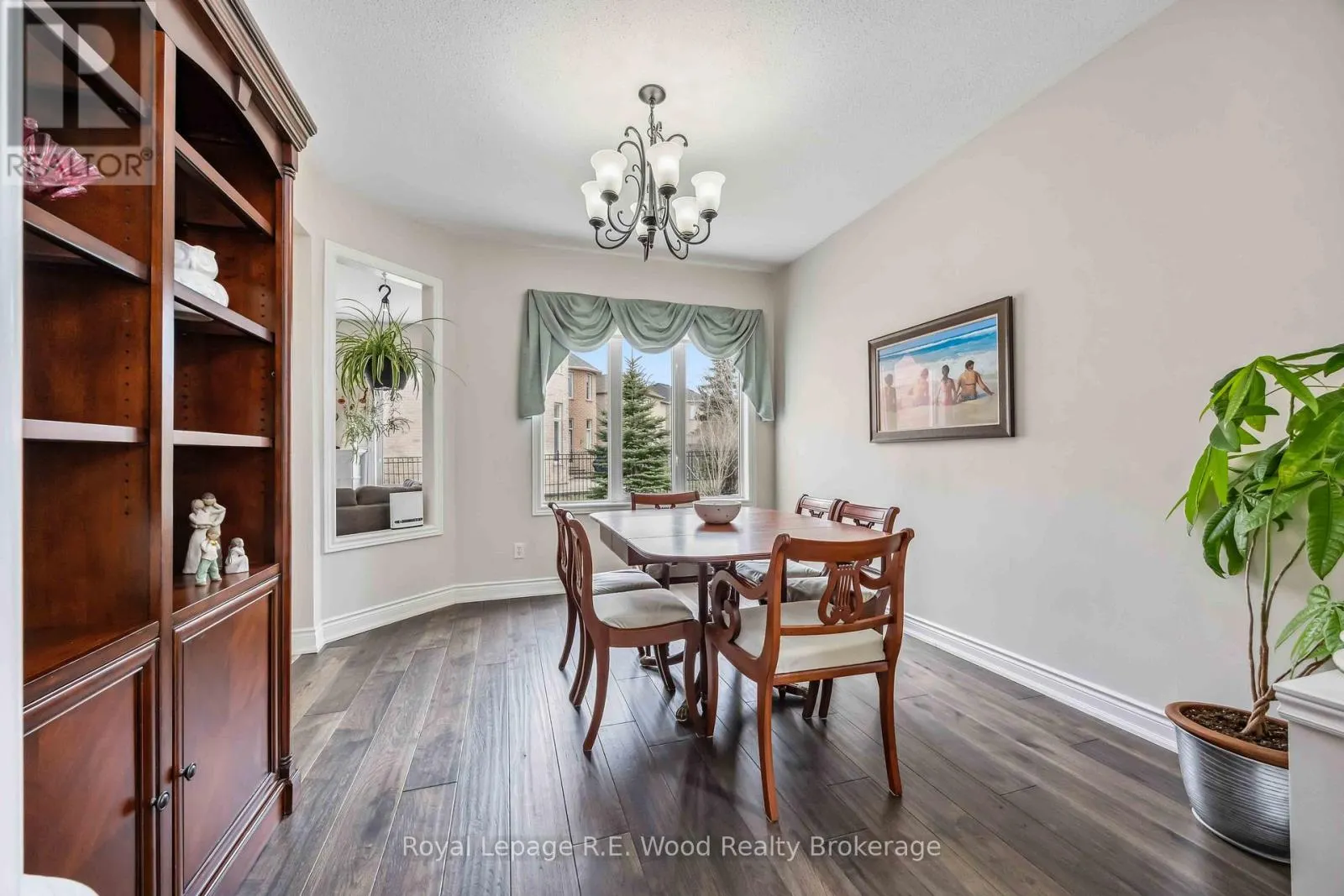 3 LORWOOD COURT