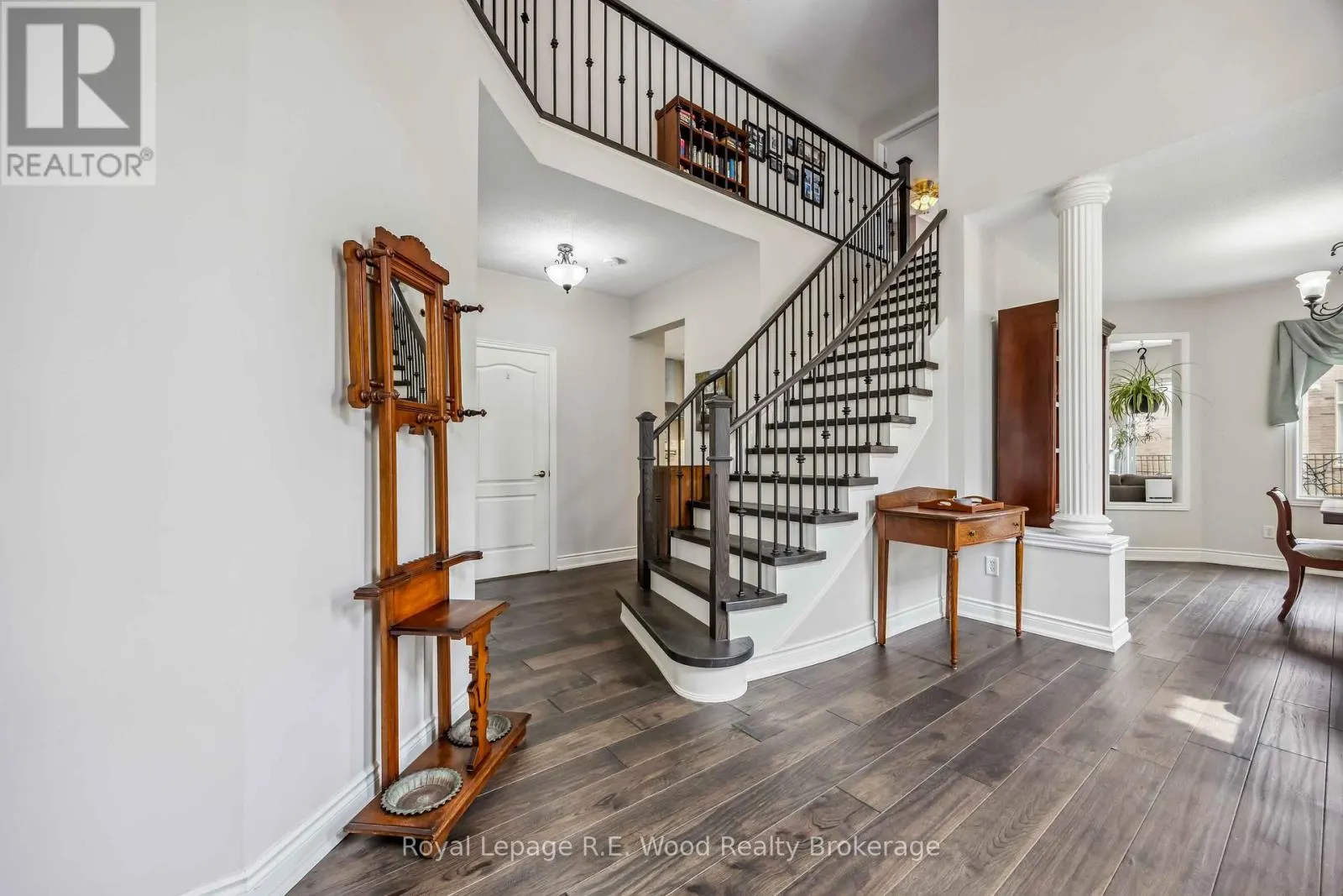 3 LORWOOD COURT