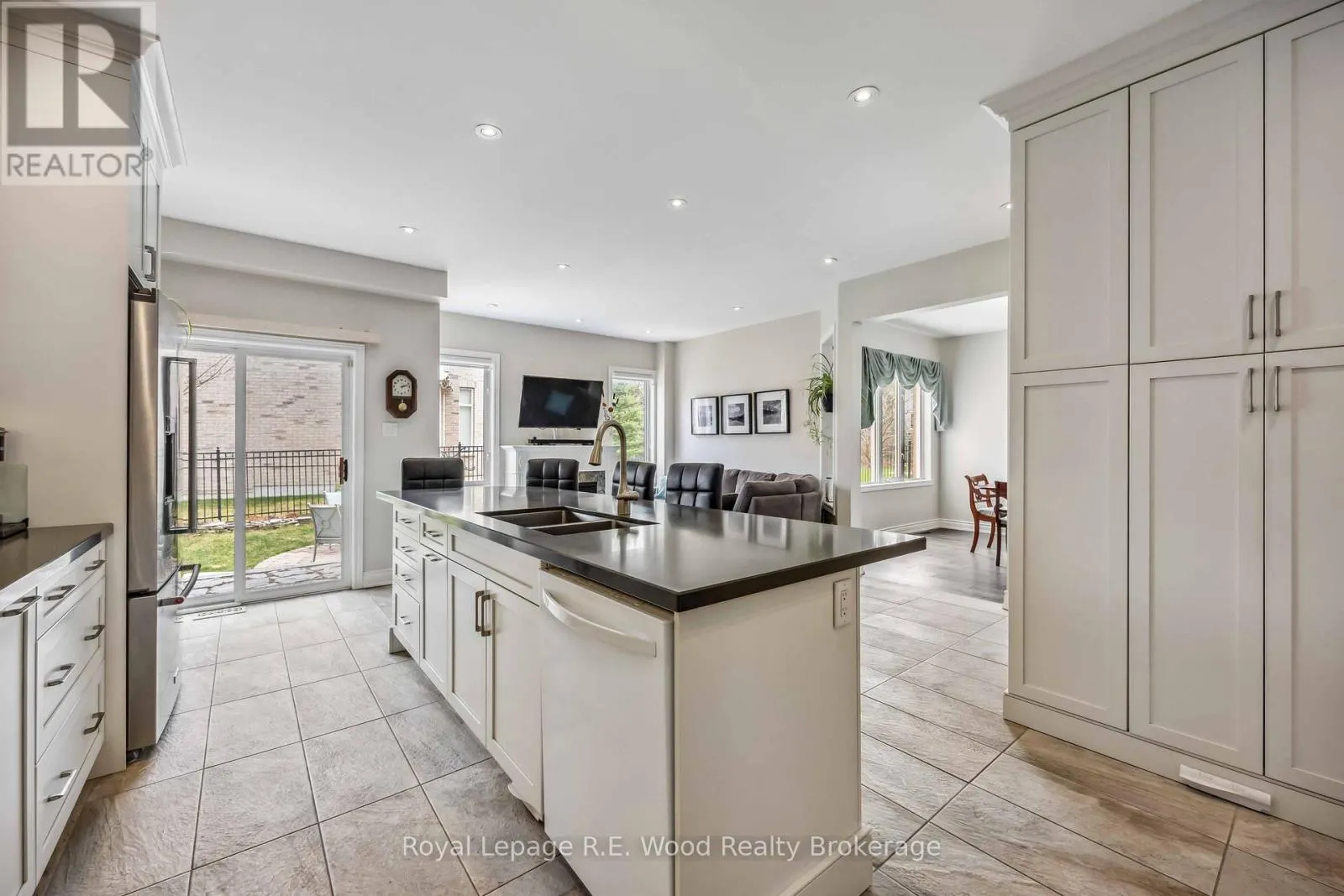 3 LORWOOD COURT