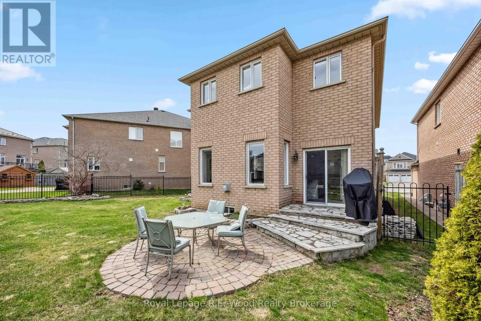 3 LORWOOD COURT
