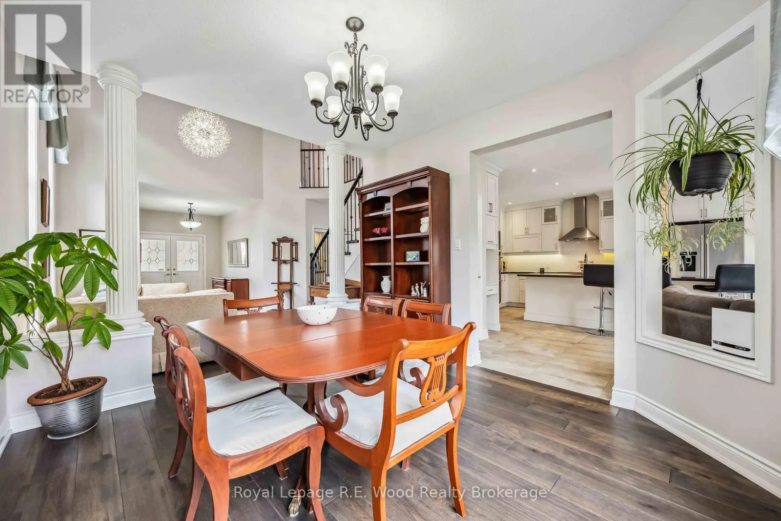3 LORWOOD COURT