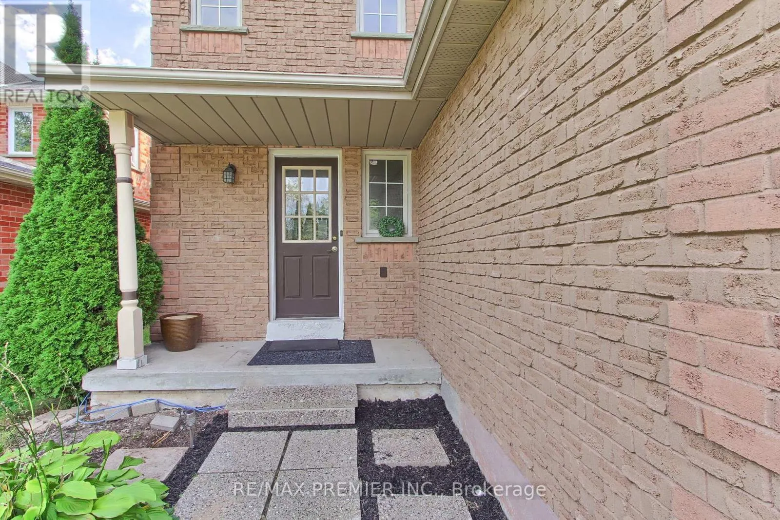 90 COVENT CRESCENT