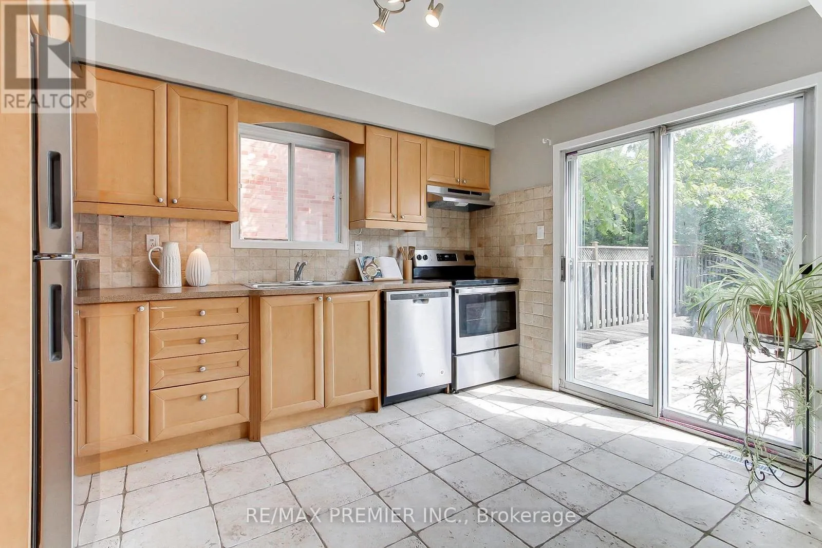 90 COVENT CRESCENT