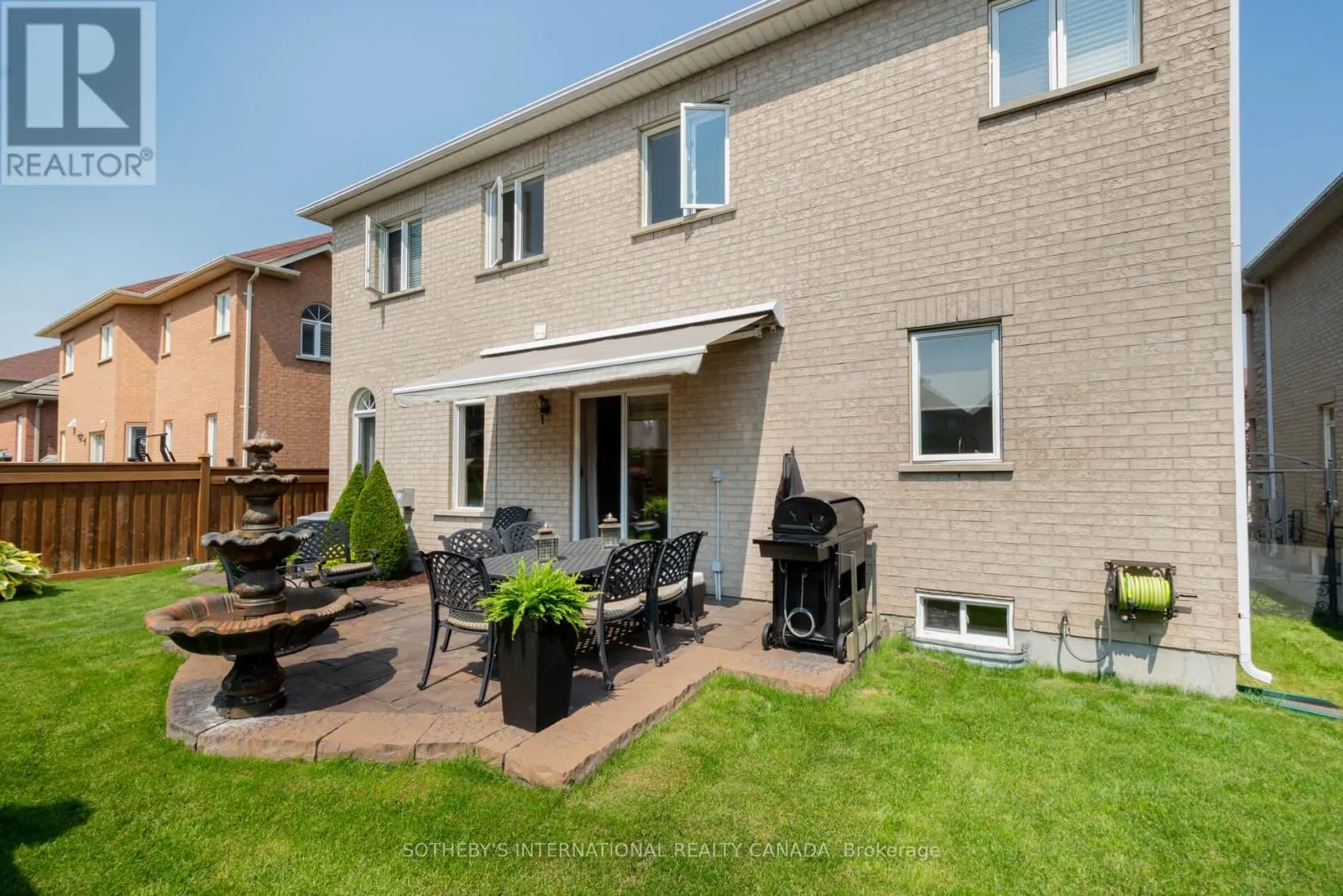 16 SAINT CLARE BOULEVARD