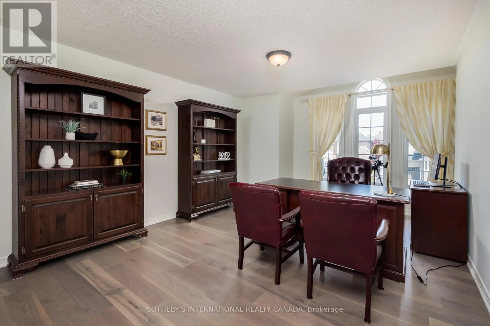 16 SAINT CLARE BOULEVARD