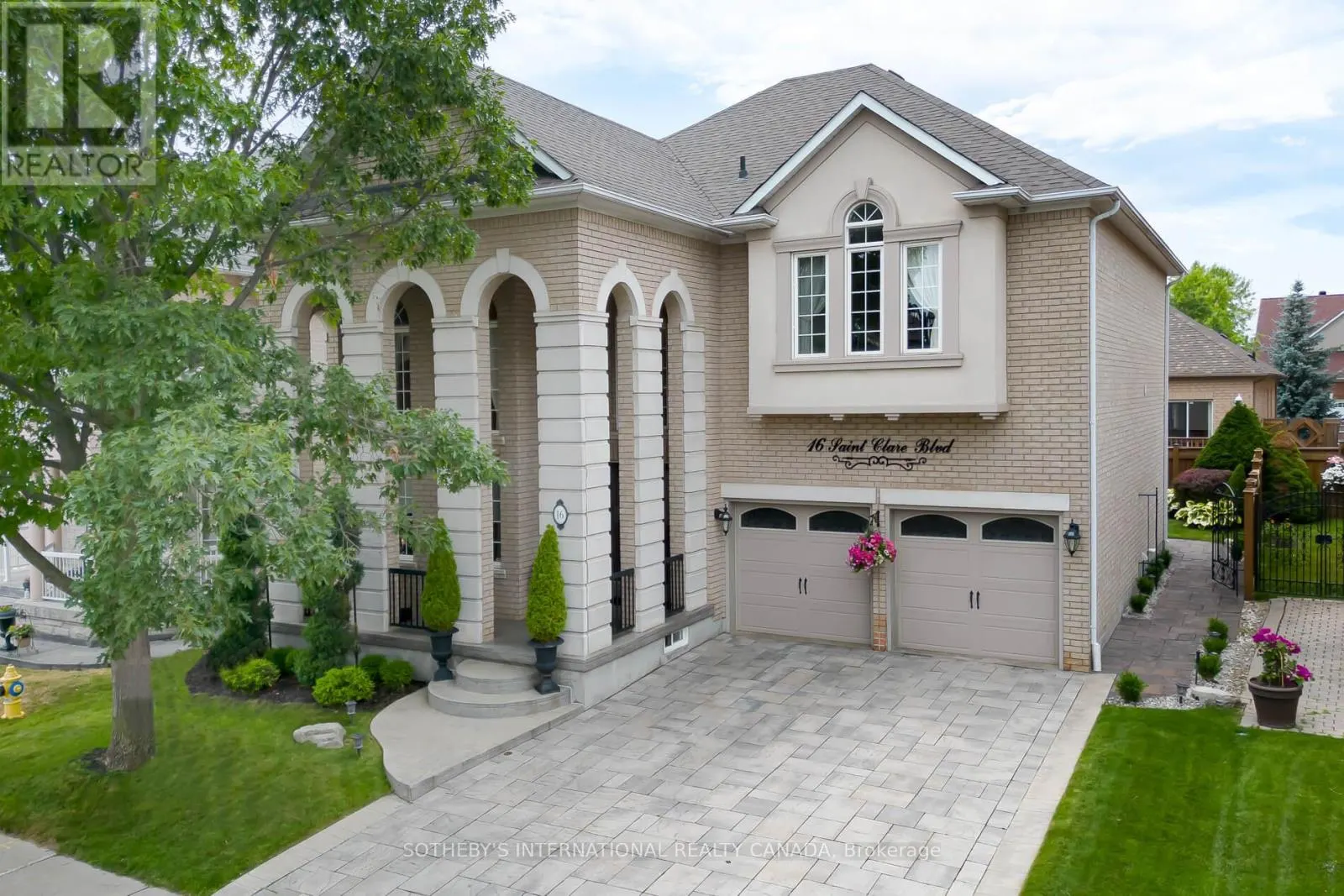 16 SAINT CLARE BOULEVARD