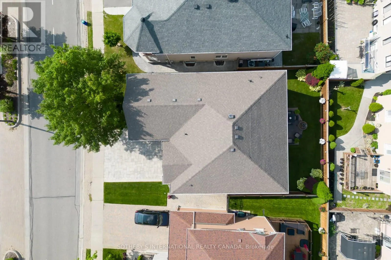 16 SAINT CLARE BOULEVARD