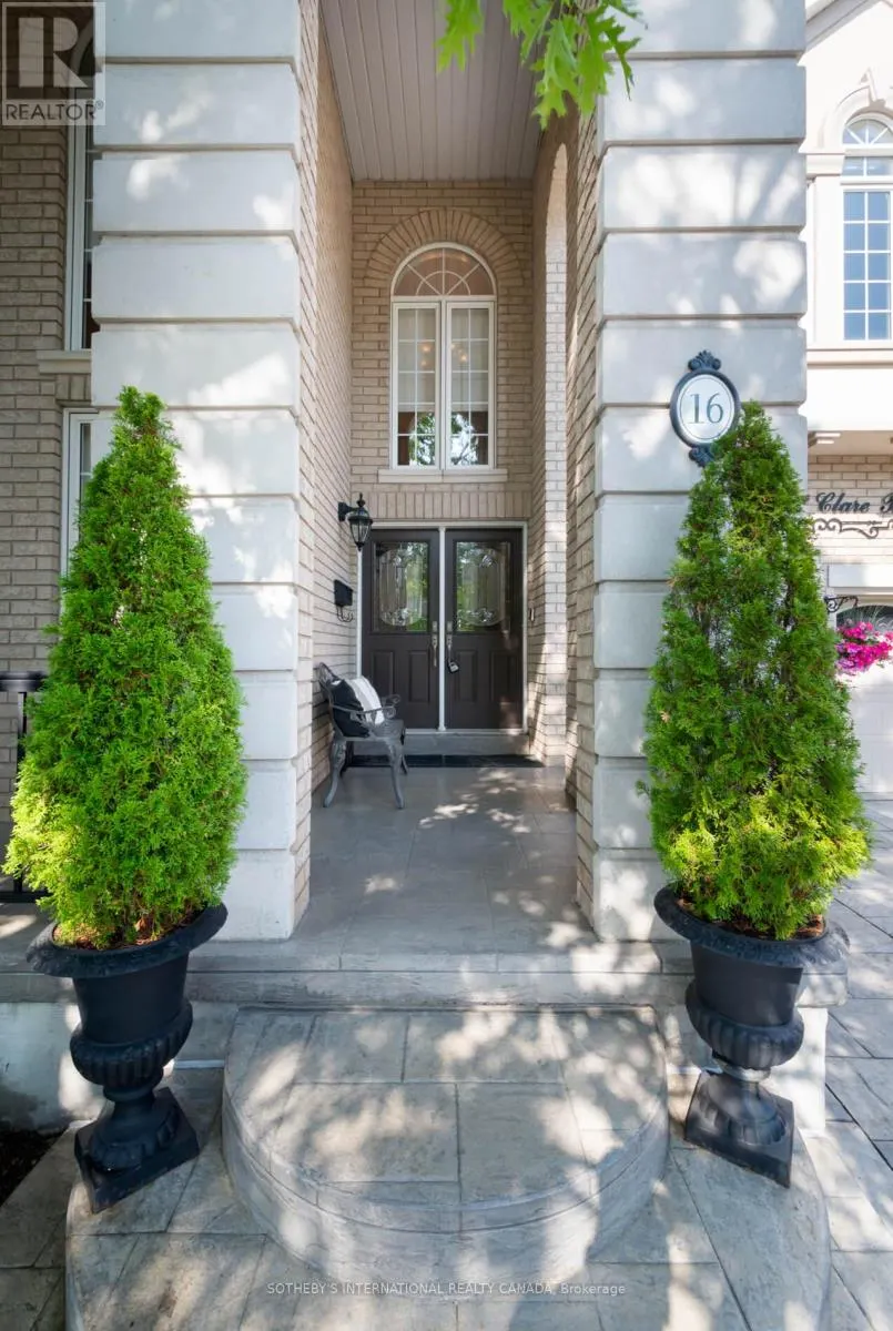16 SAINT CLARE BOULEVARD
