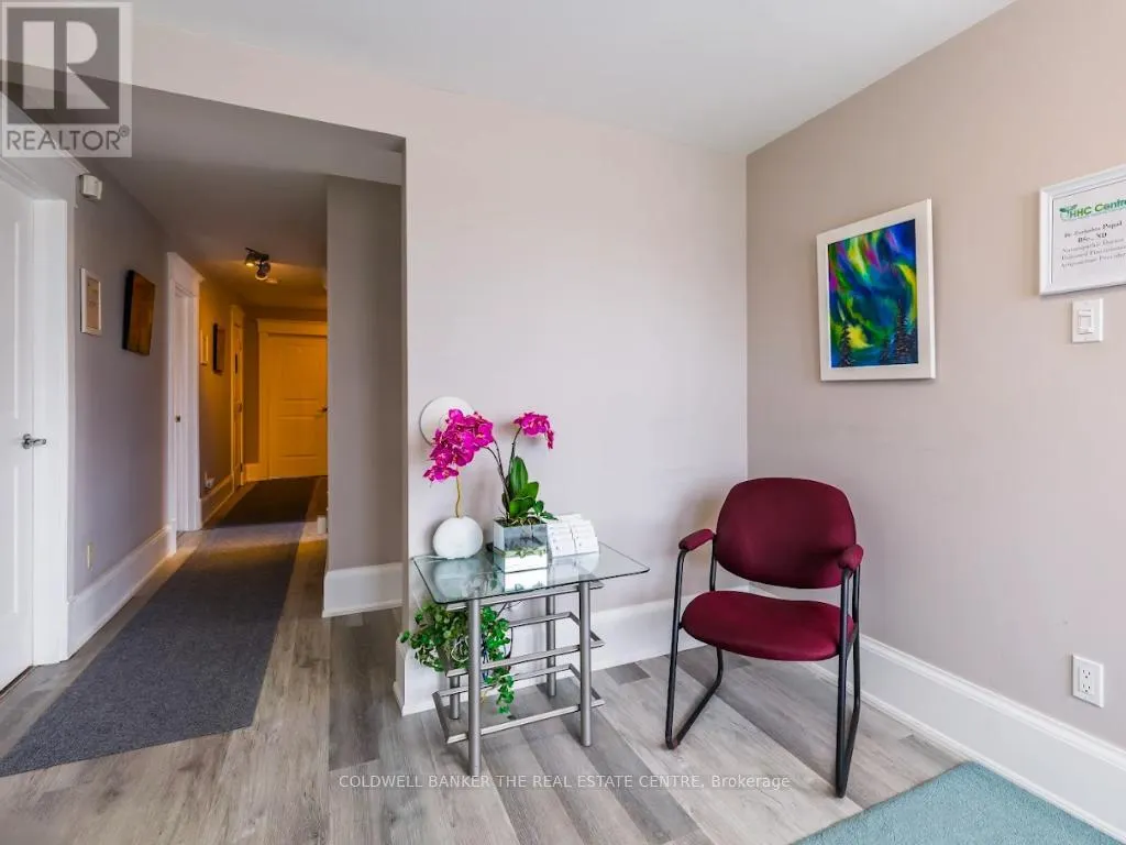 MAIN - RM 2 - 2174 MAJOR MACKENZIE DRIVE W