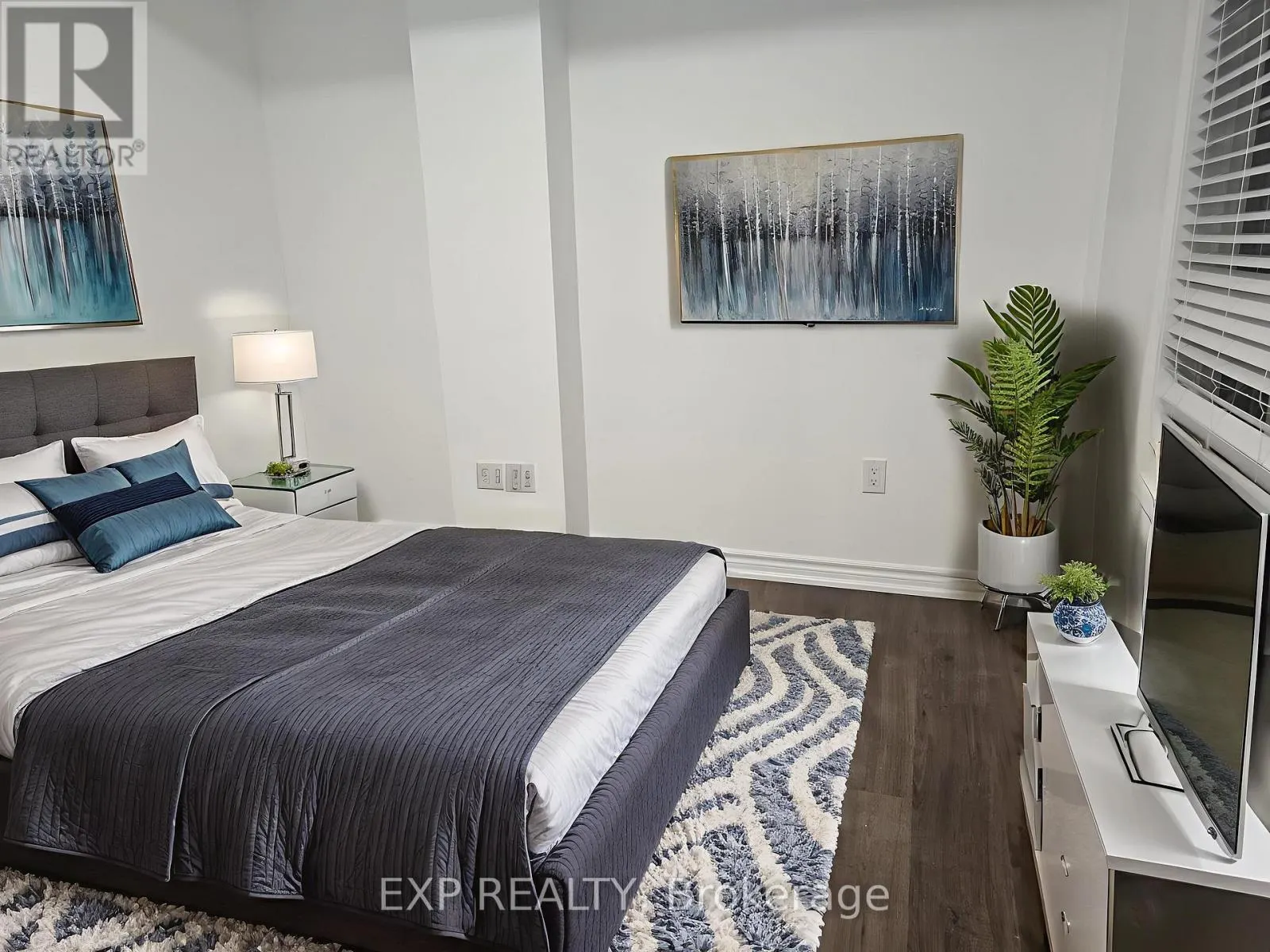 UNIT B - 50 FAROOQ BOULEVARD N