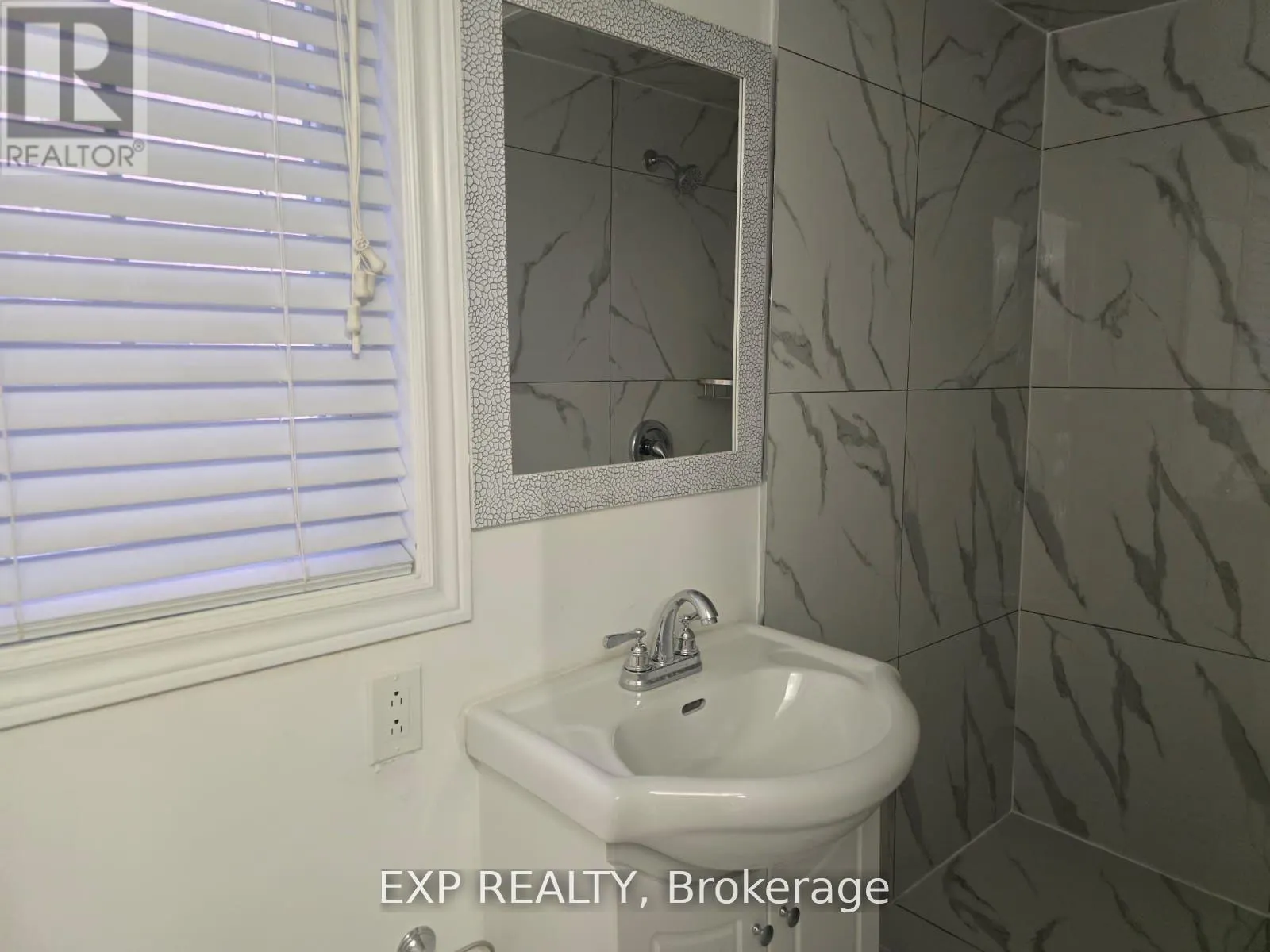 UNIT B - 50 FAROOQ BOULEVARD N