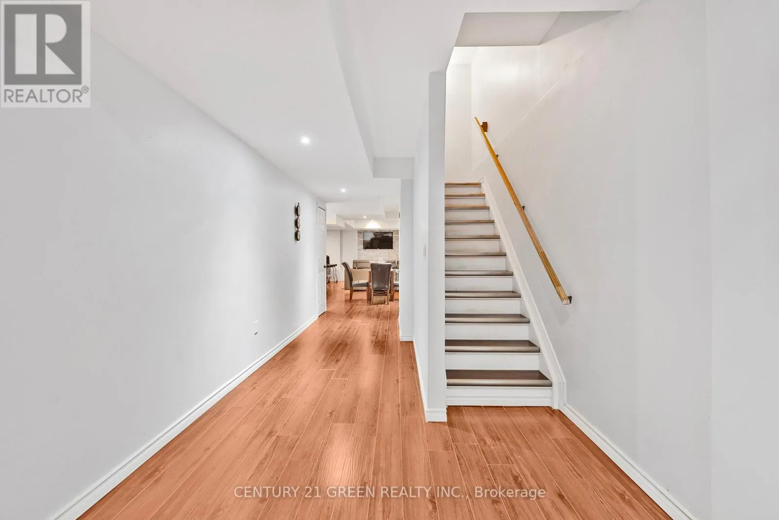 238 KING STREET S