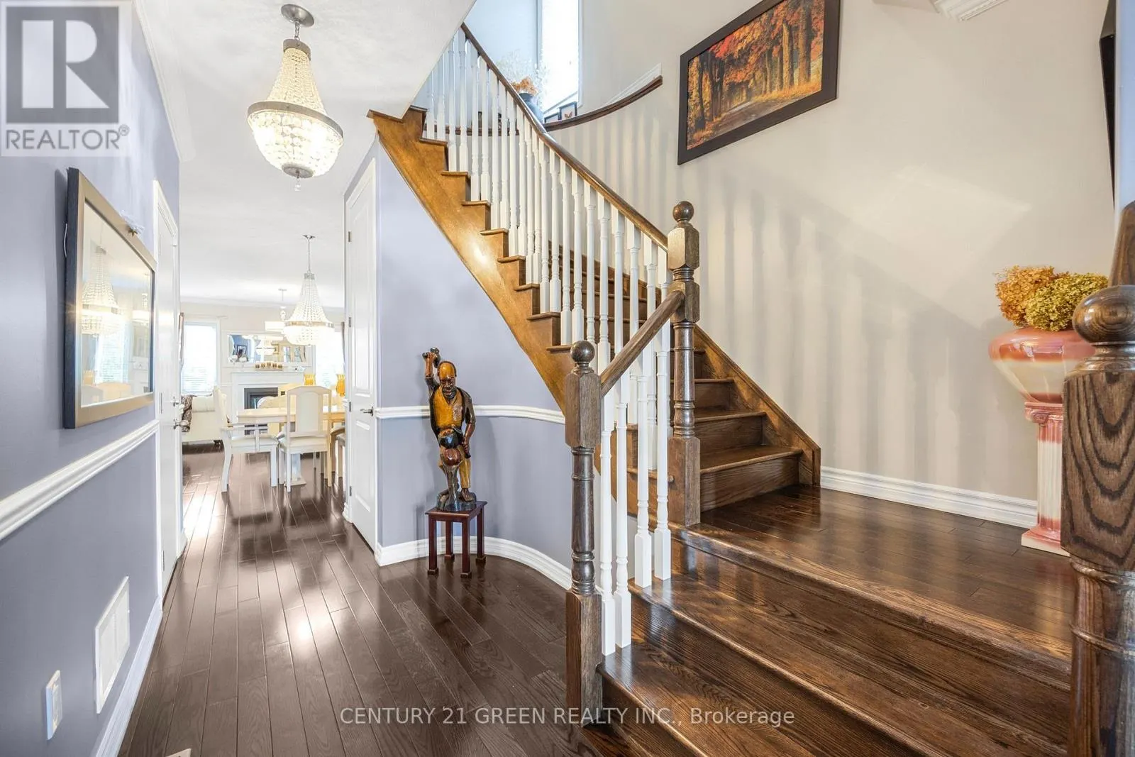 238 KING STREET S