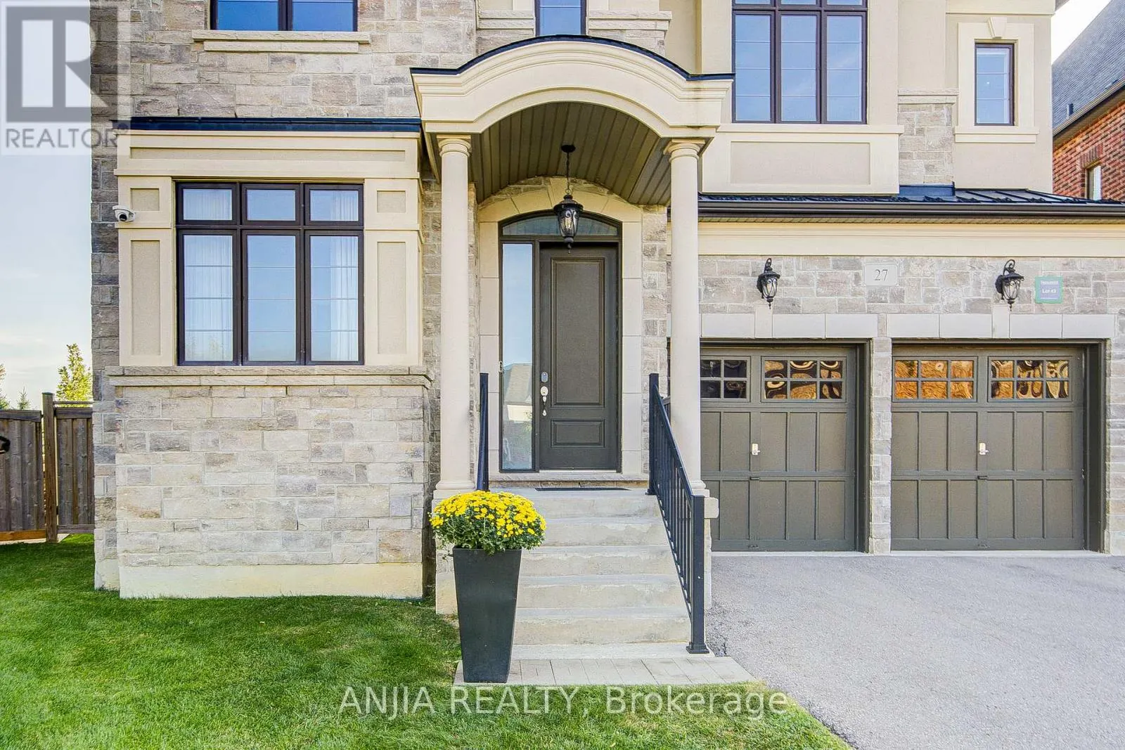 27 MIKE BOSHEVSKI COURT