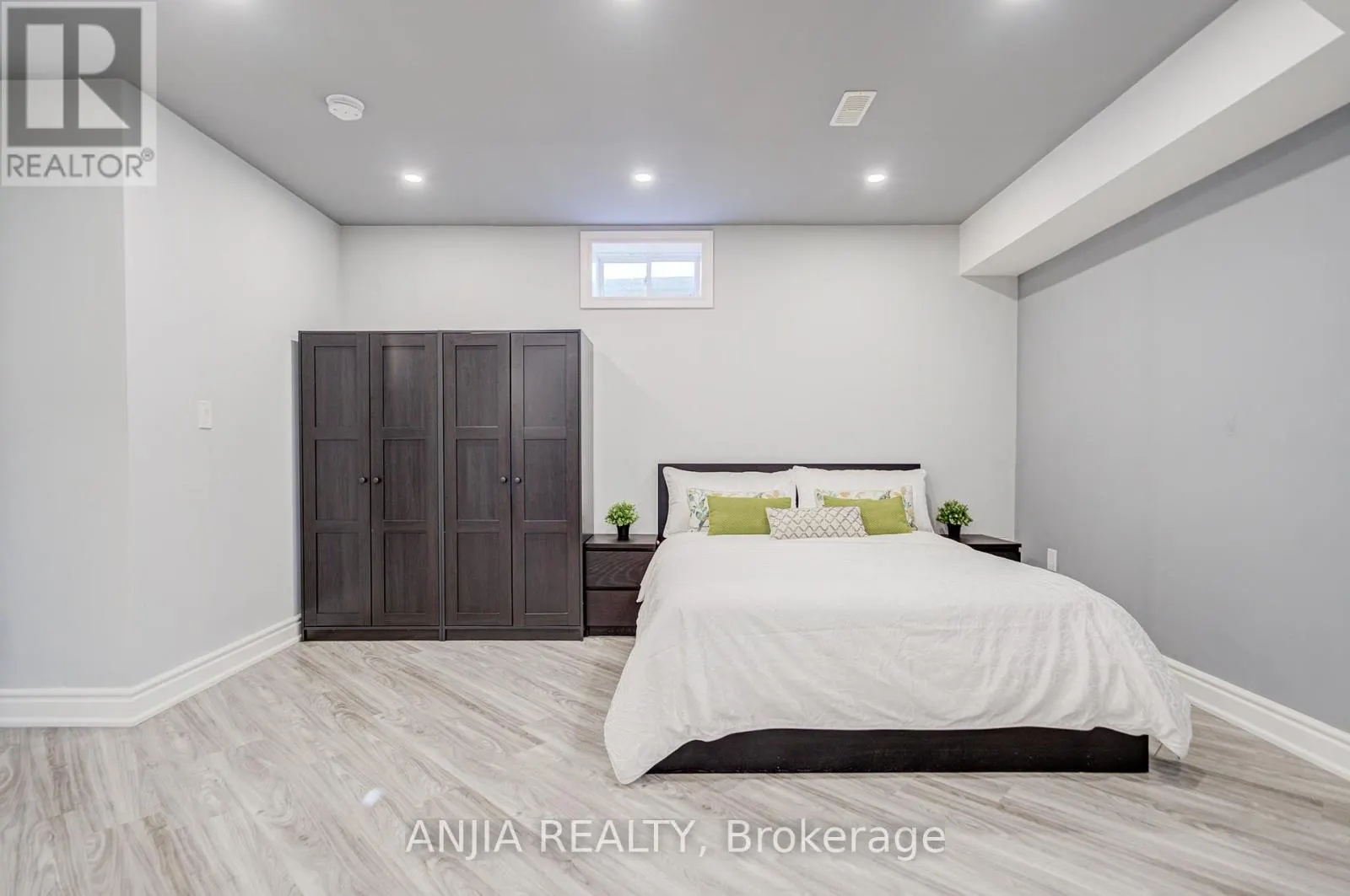 27 MIKE BOSHEVSKI COURT