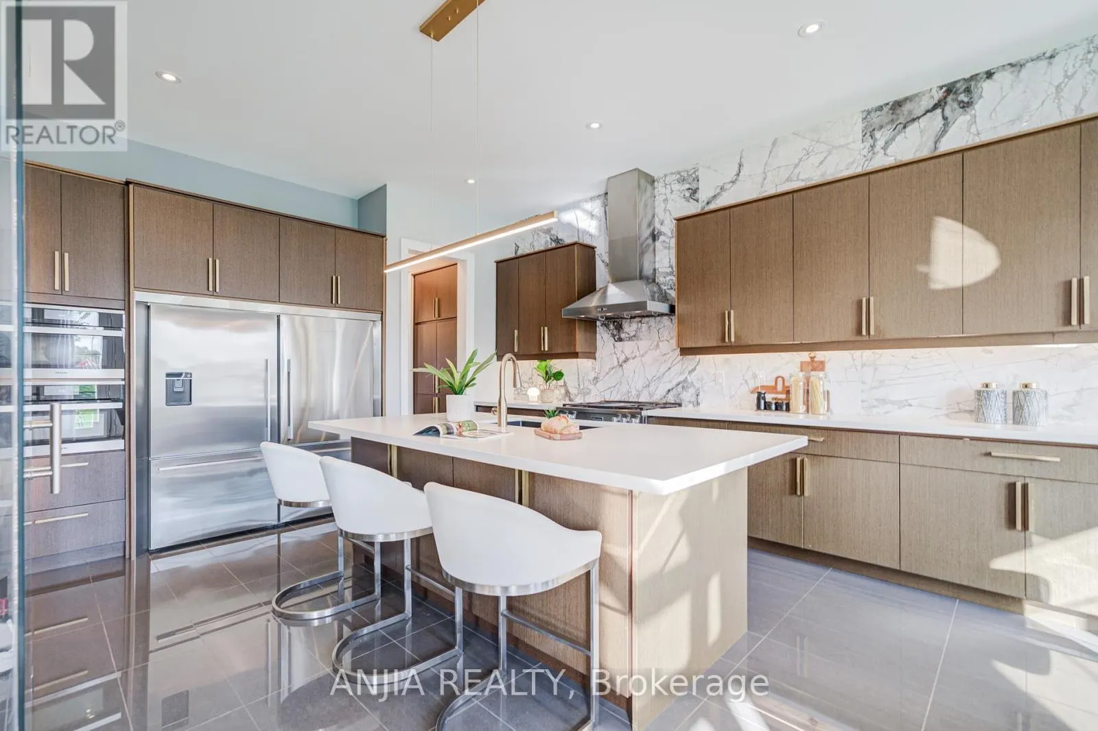 27 MIKE BOSHEVSKI COURT