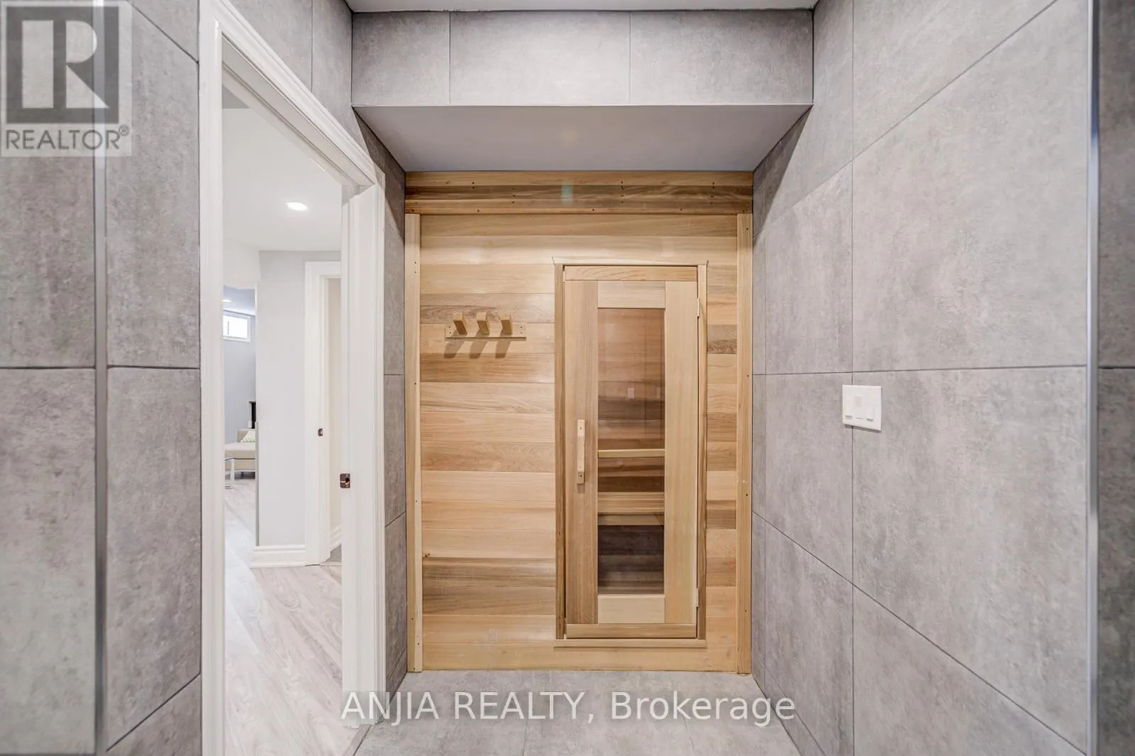 27 MIKE BOSHEVSKI COURT