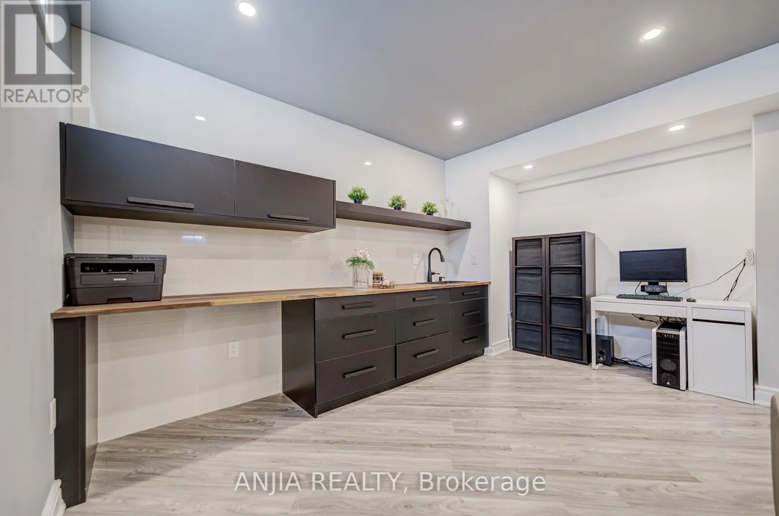 27 MIKE BOSHEVSKI COURT