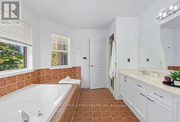122 WOOD RIM DRIVE